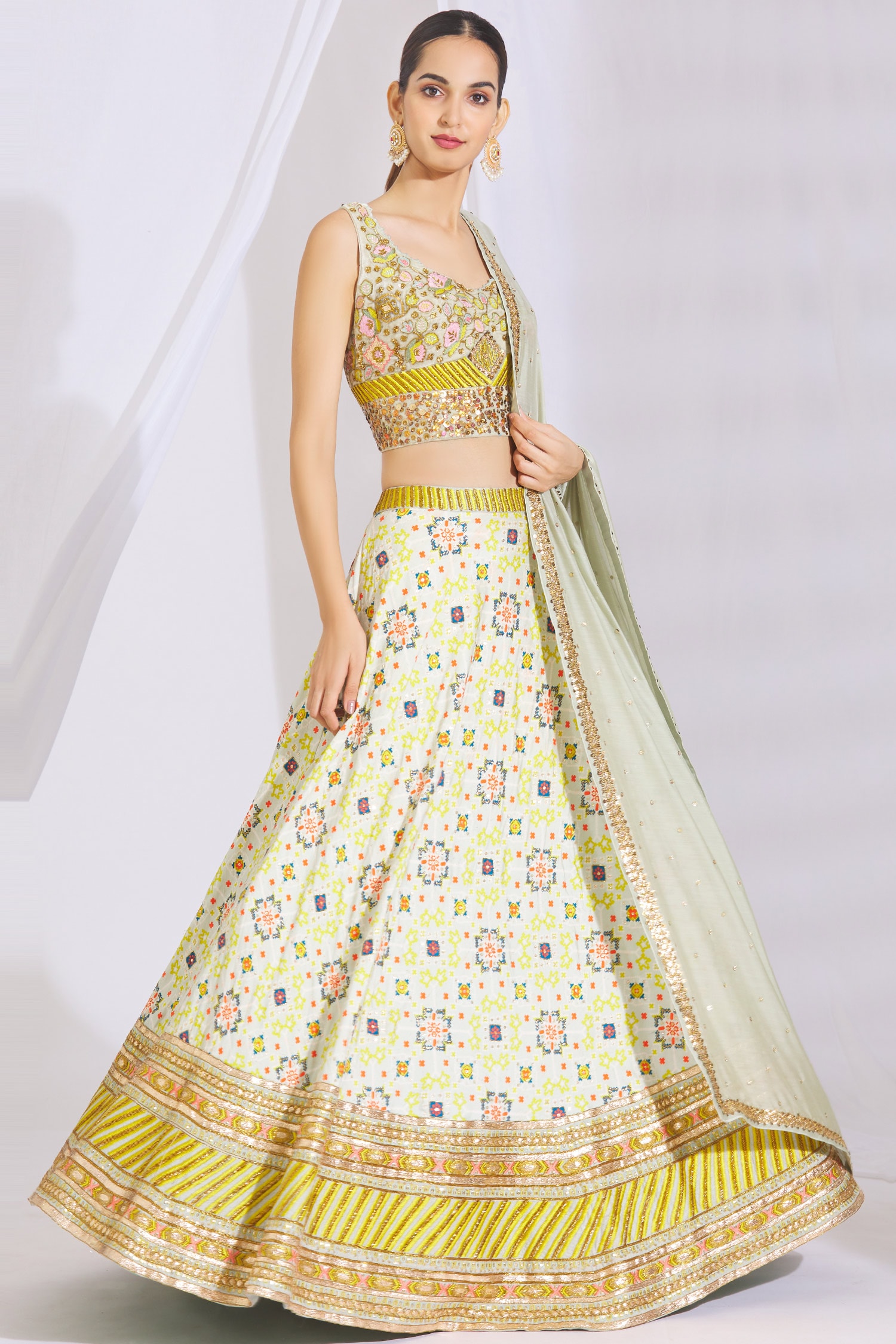 divya reddy lehenga