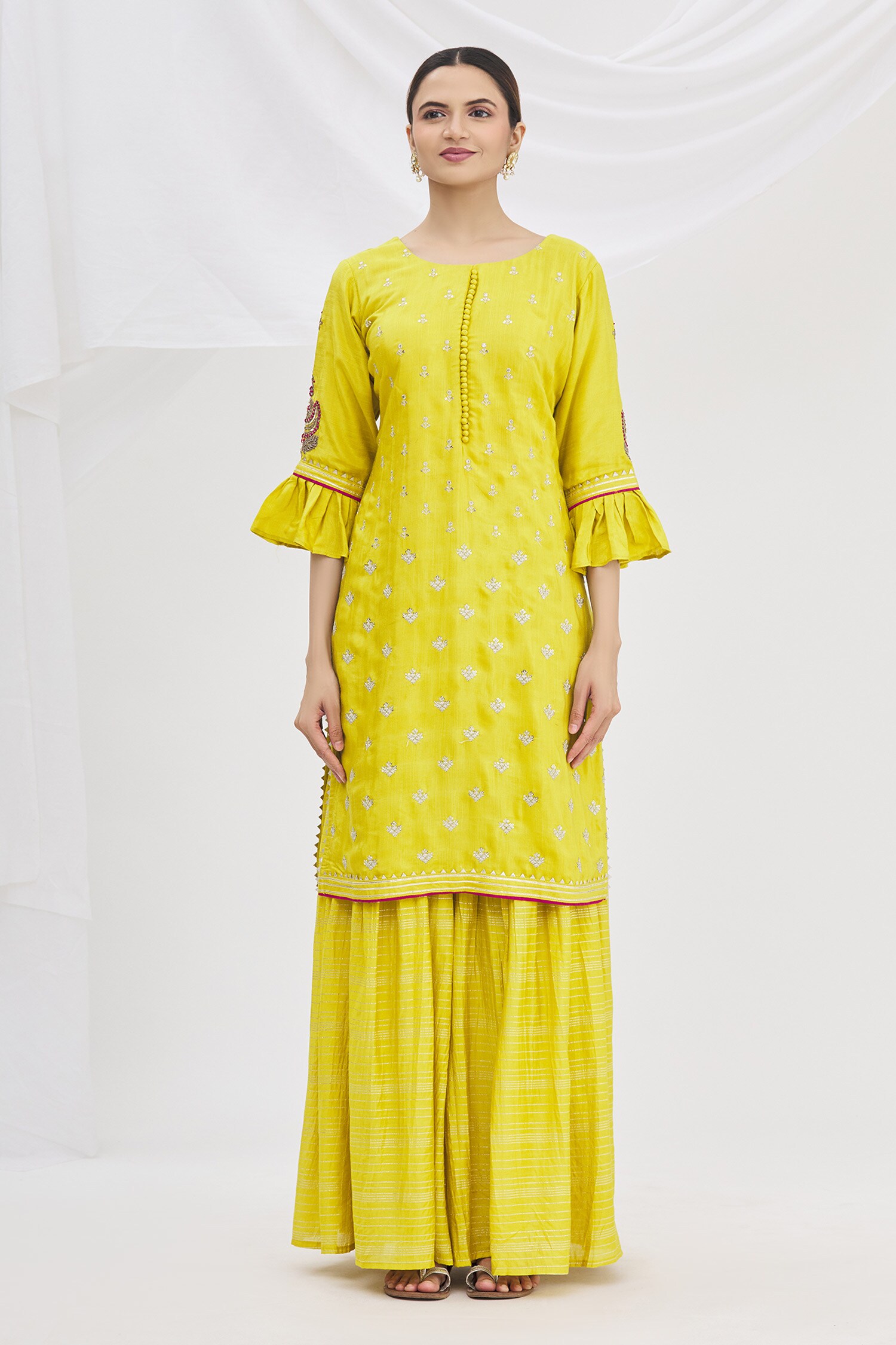 Buy embroidered kurta set by khwaab by sanjana lakhani at aza fashions Buy embroidered kurta set by khwaab by sanjana lakhani at aza fashions