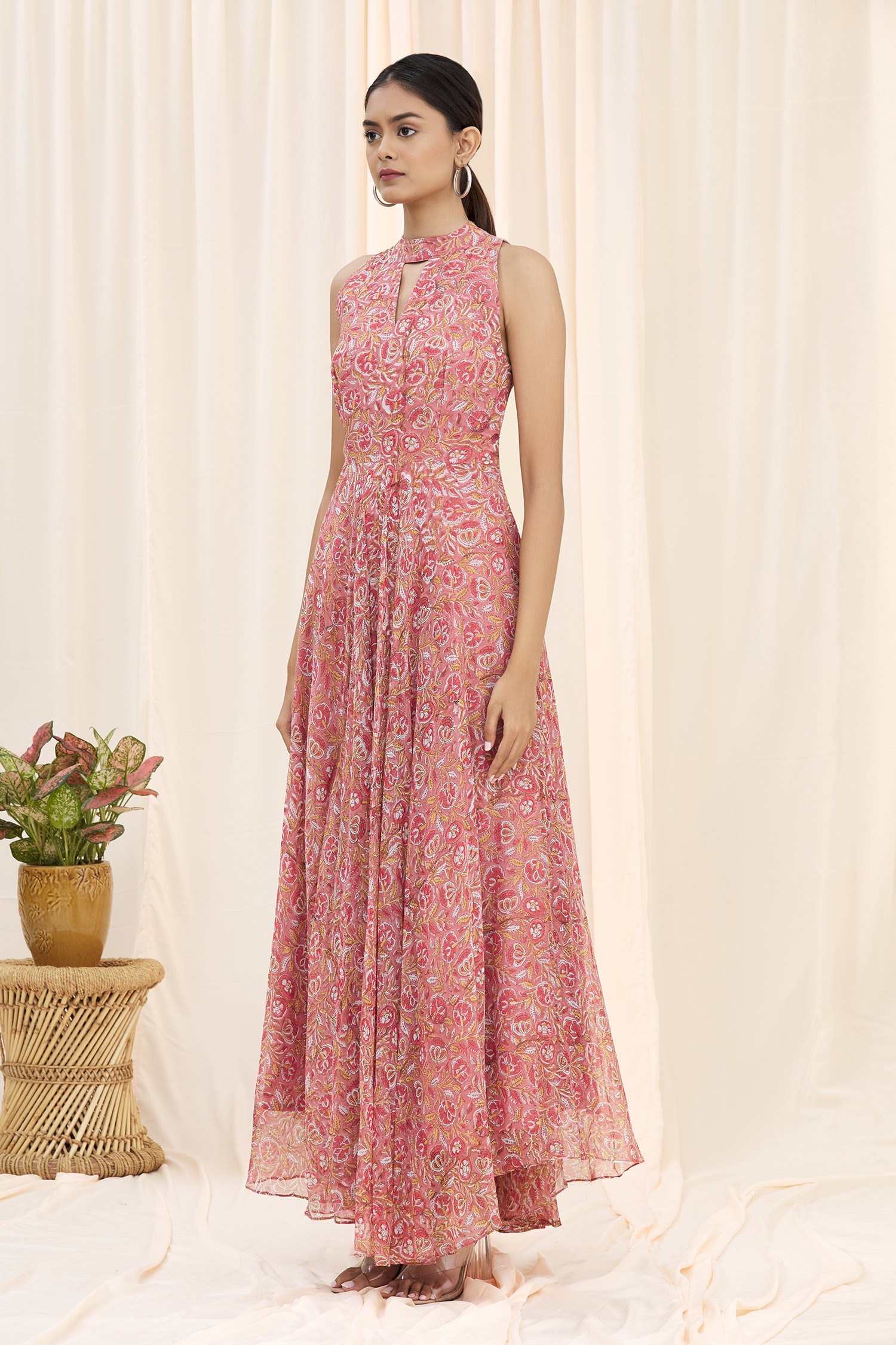 Samyukta Singhania - Pink Chiffon Sweetheart Neck Printed Maxi Dress For  Women