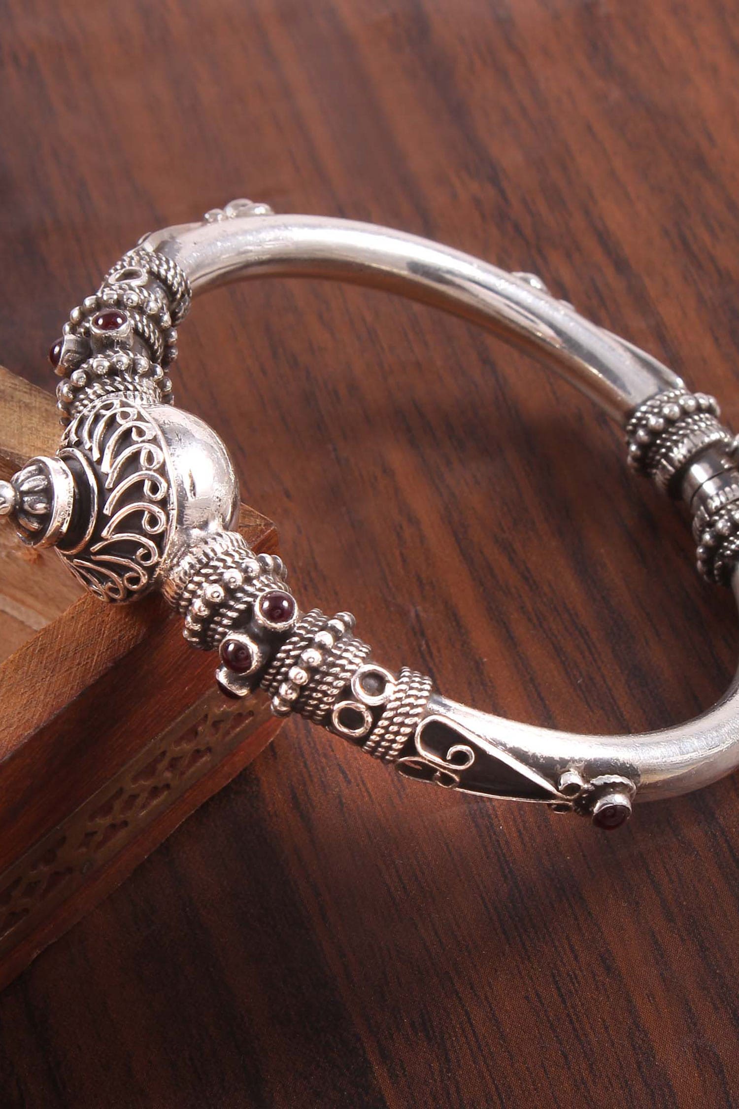 Buy Noor Handcrafted Temple Bangle Online | Aza Fashions