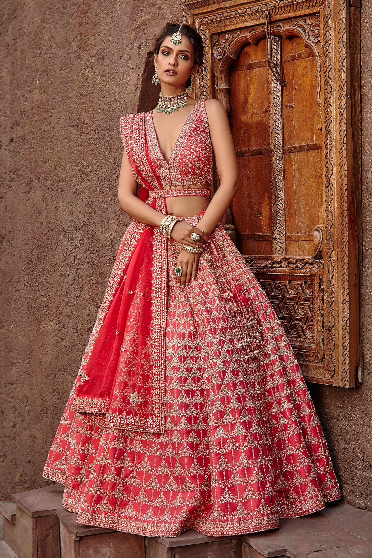 Nitika Gujral - Pink Saree Lurex Georgette Embroidered Resham V Work With  Blouse For Women