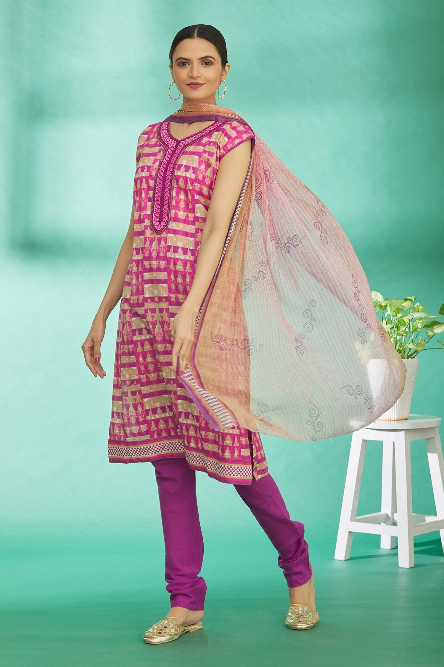 Buy Nazaakat by Samara Singh Purple Abstract Print Kurta Set Online