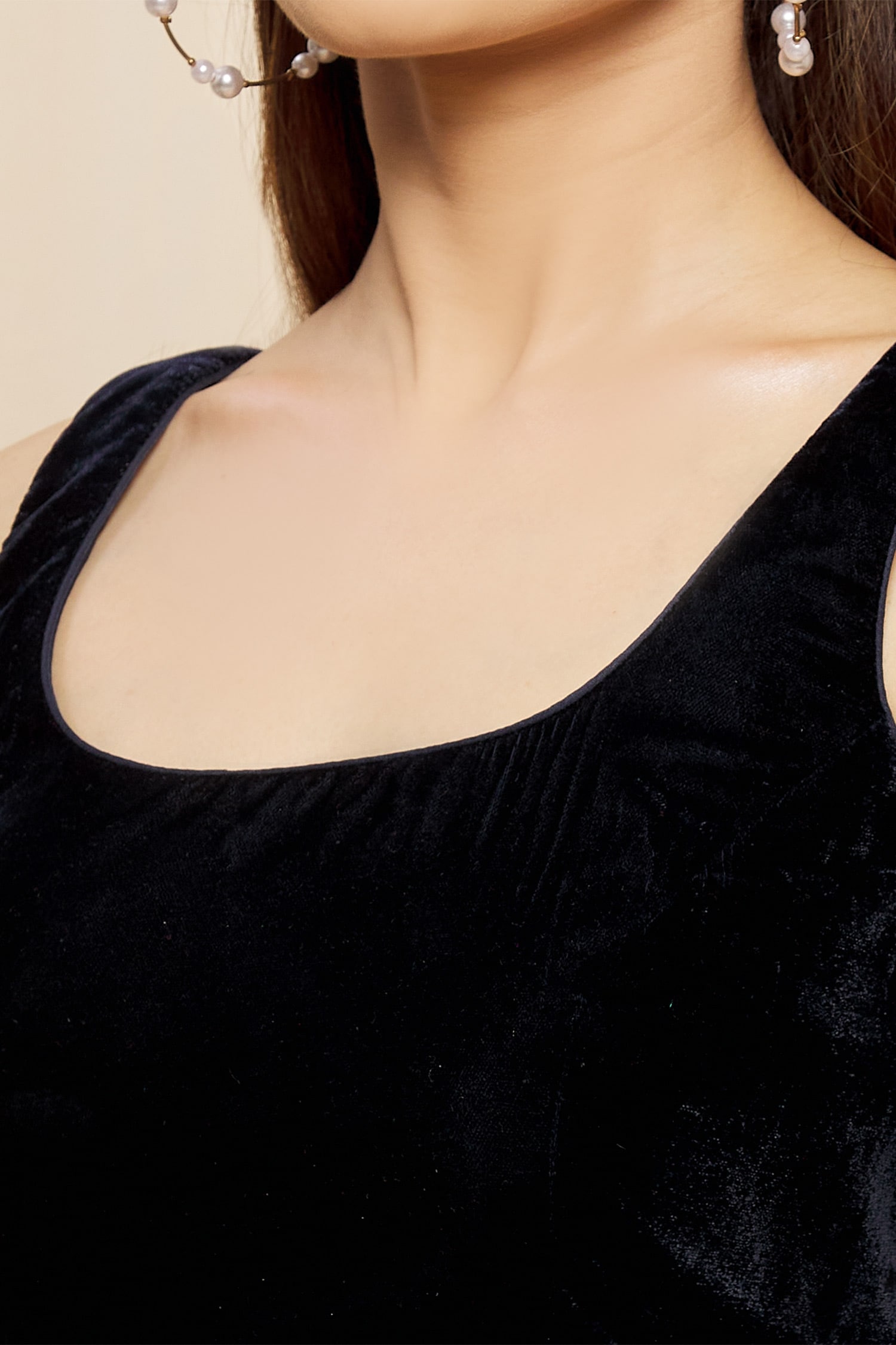 Buy Black Velvet Plain Scoop Neck Sleeveless Blouse For Buy Black Velvet Plain Scoop Neck Sleeveless Blouse For