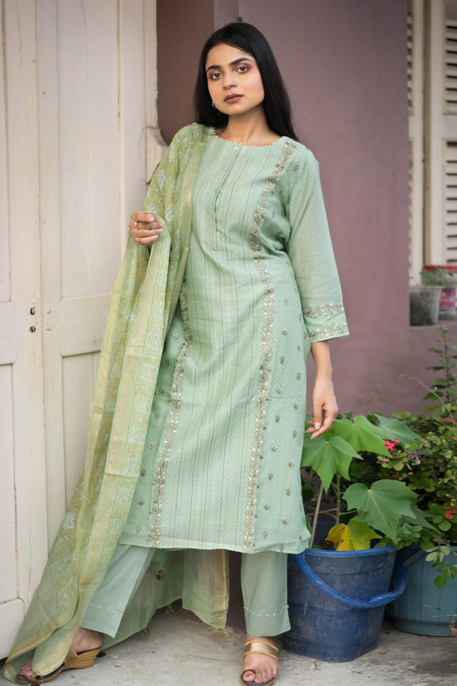 Buy Green Pure Chanderi Embroidered Round Resham Work Kurta Set For ...
