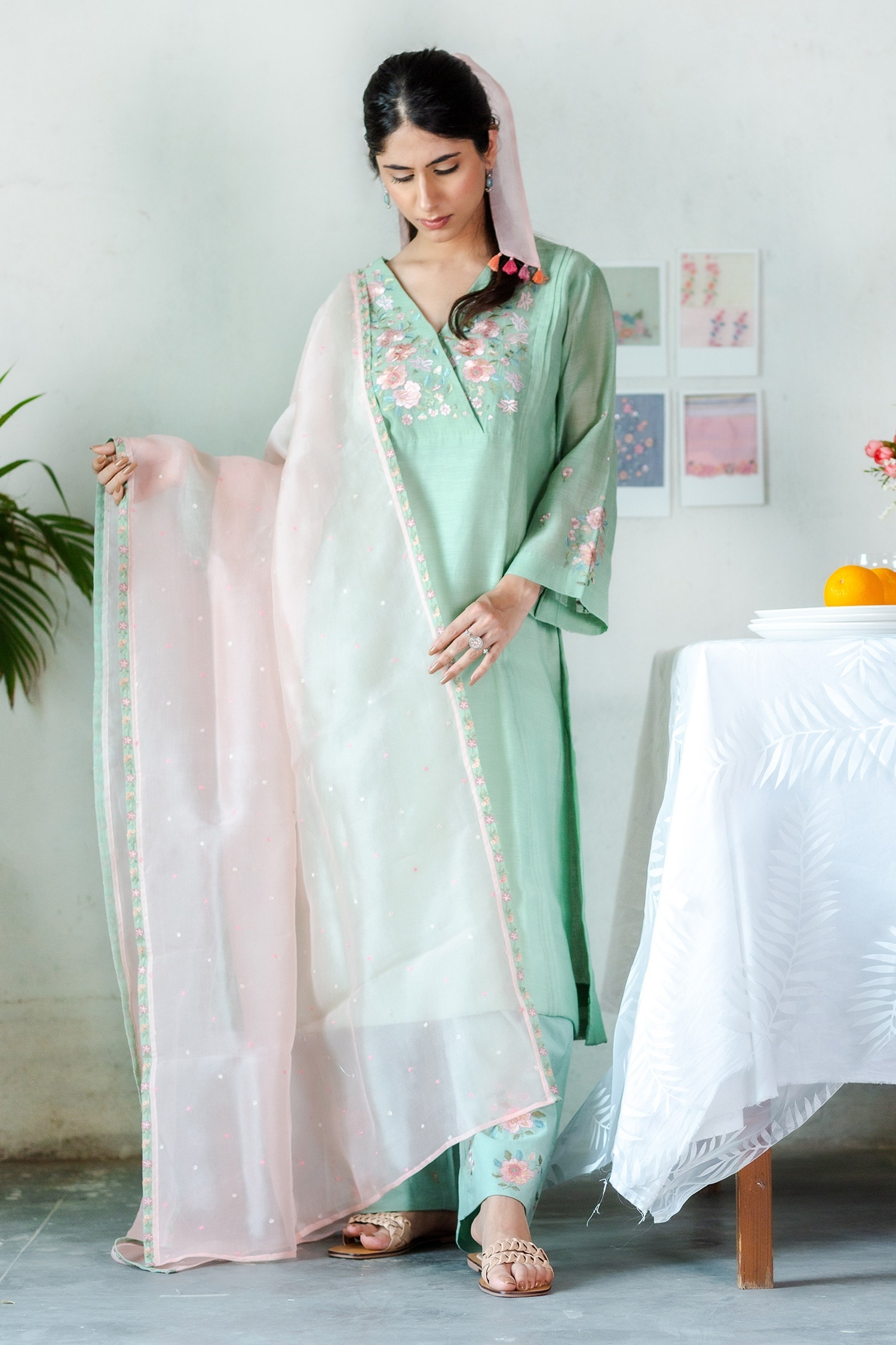 Buy Green Chanderi Embroidered Thread Work V Neck Kurta Set For Women ...