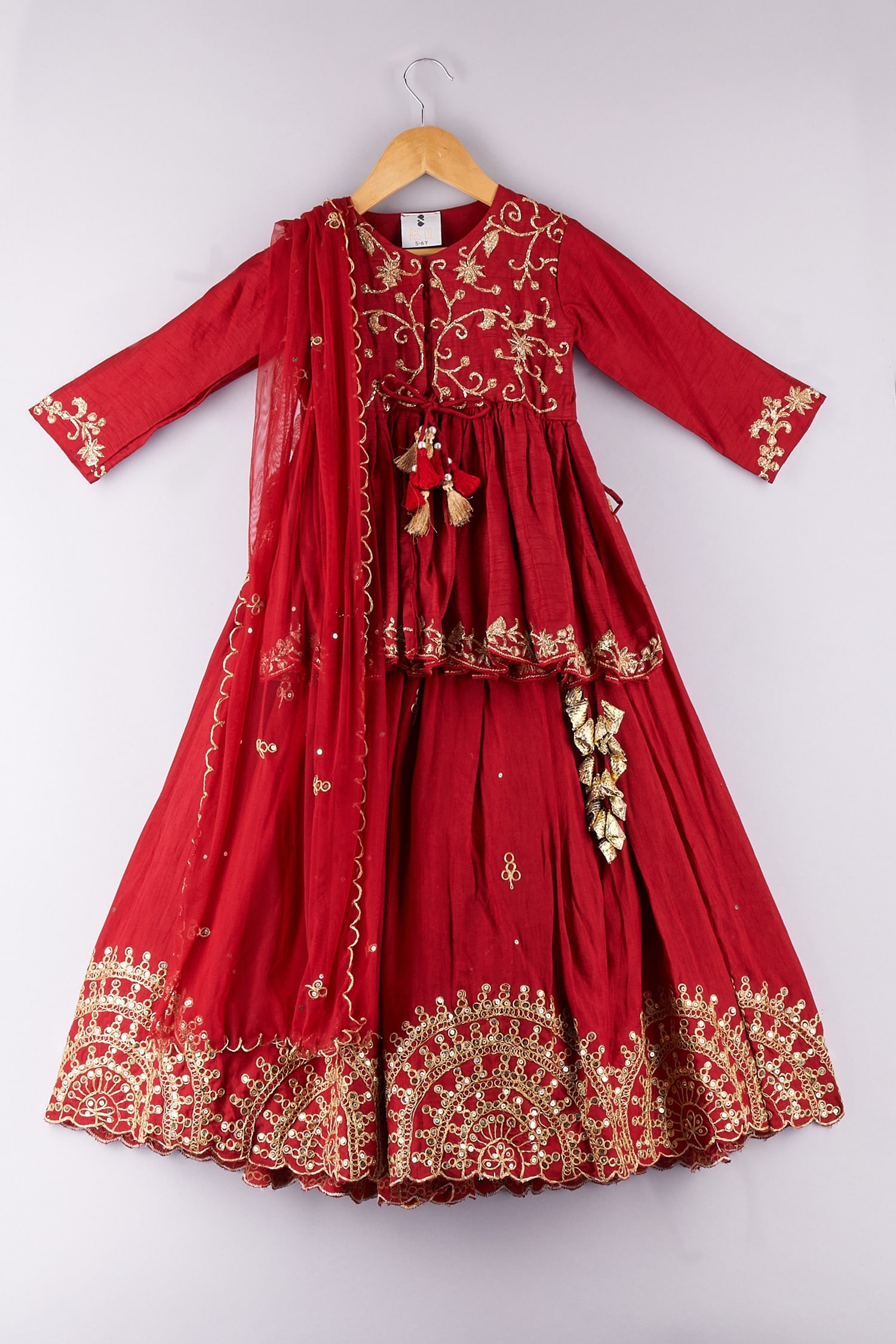 OnlineShopping: Karva Chauth Outfit Ideas Under INR 10K | Indian fashion  dresses, Designer party wear dresses, Dress indian style