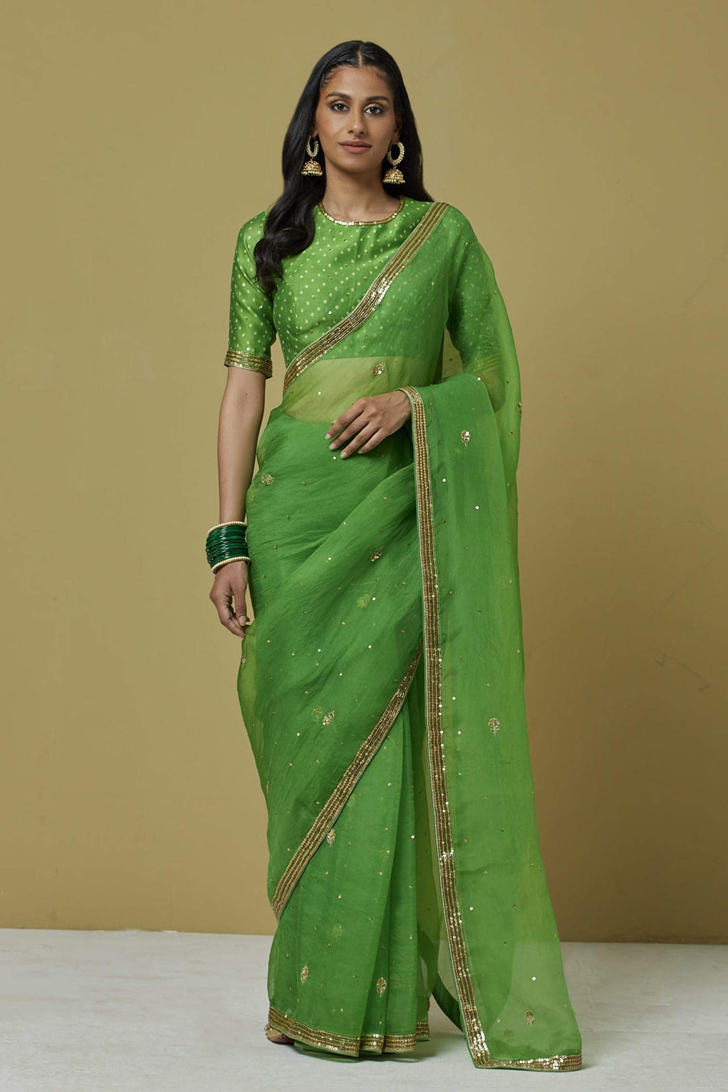 Ikshita Choudhary Green Chanderi Printed Bandhani Round Embroidered Saree With Blouse For Women