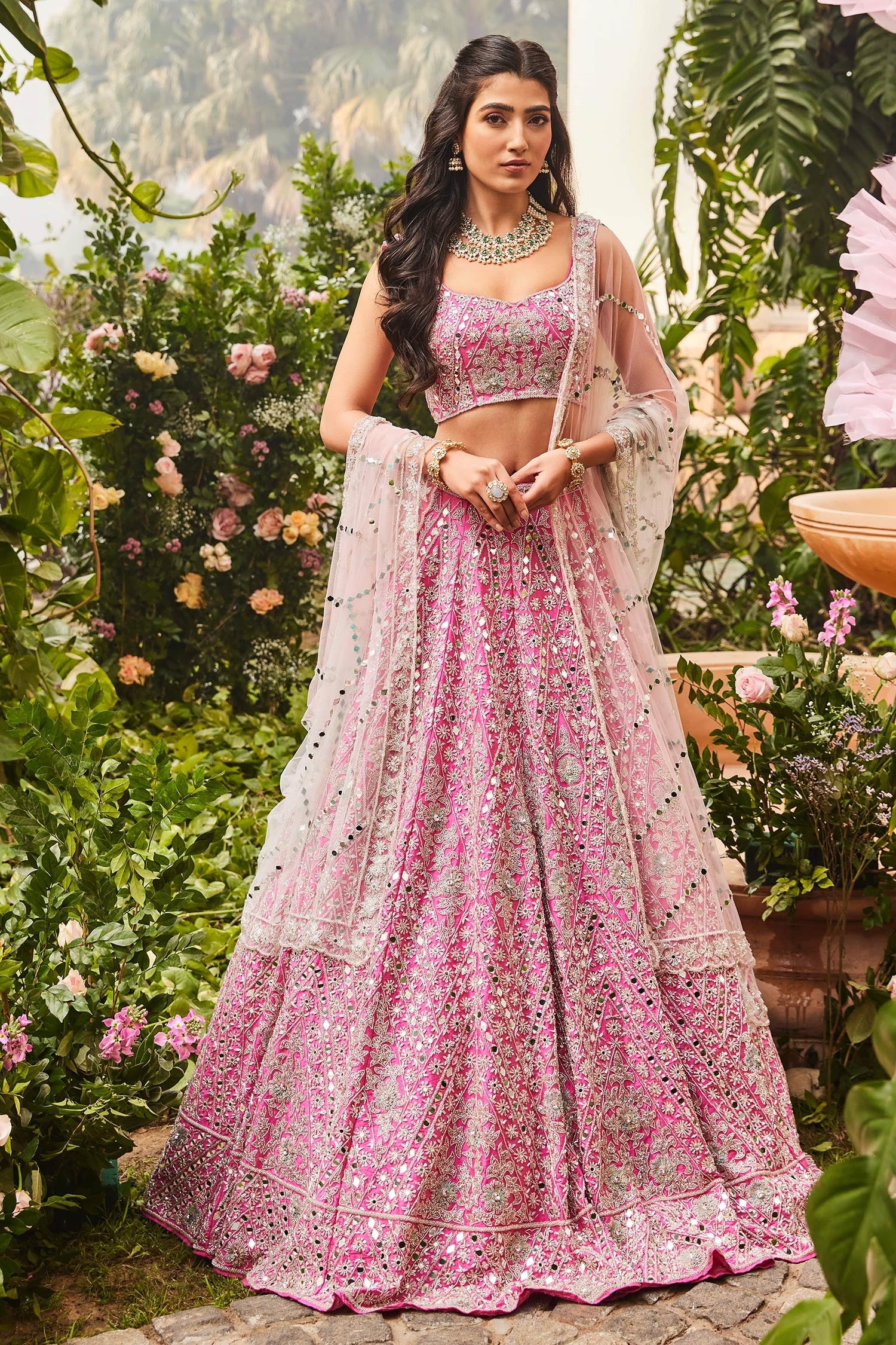 Best Celebrity Lehenga Choli Looks | Kareena kapoor khan, Lehenga choli  online, Bollywood fashion