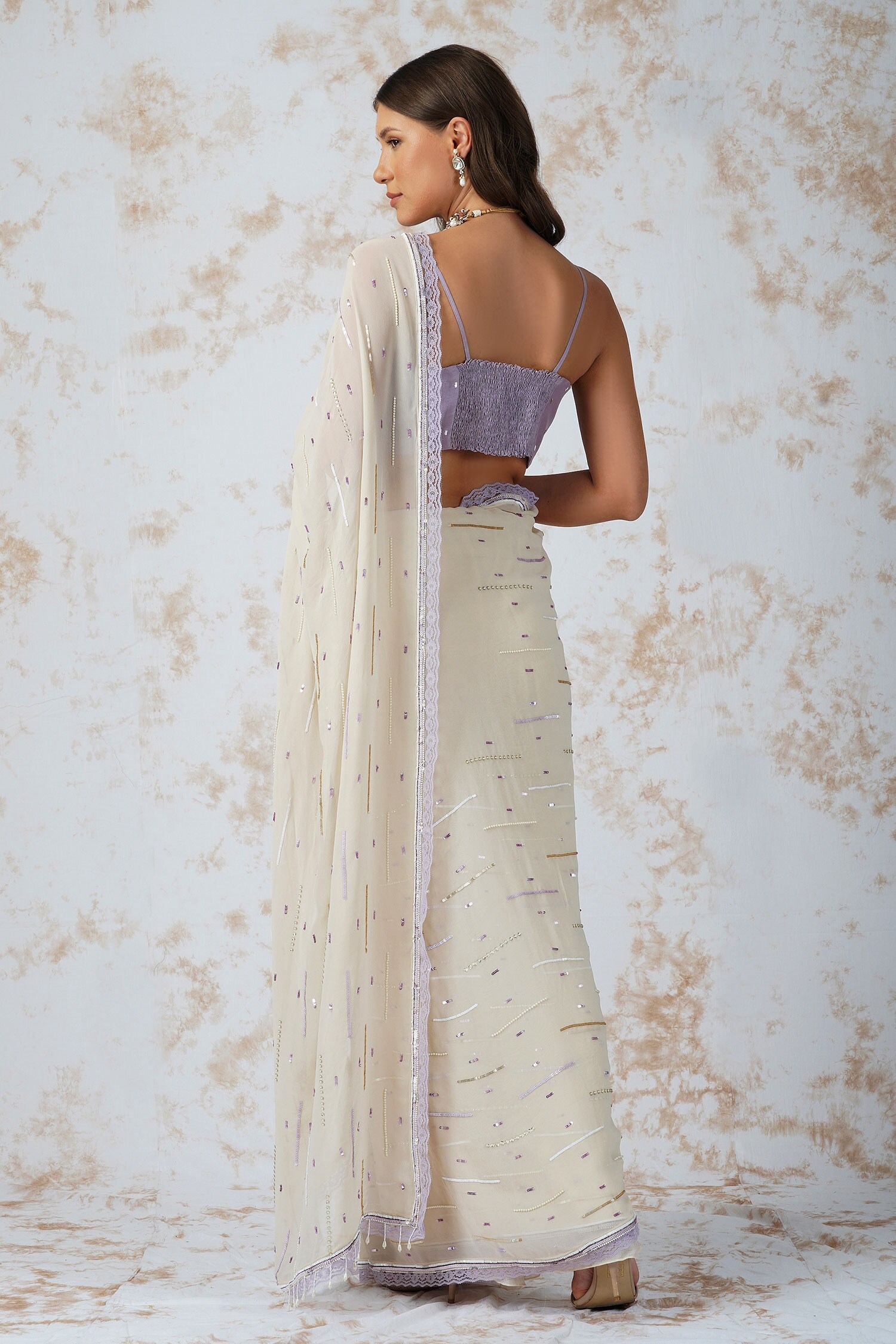 Avani White Floral Ready To Wear Saree – Zariknyaa