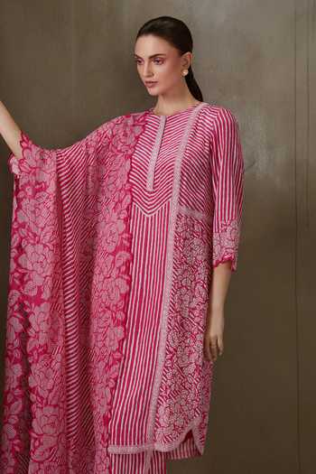 Pink Bandhej Necklace Kurta Set