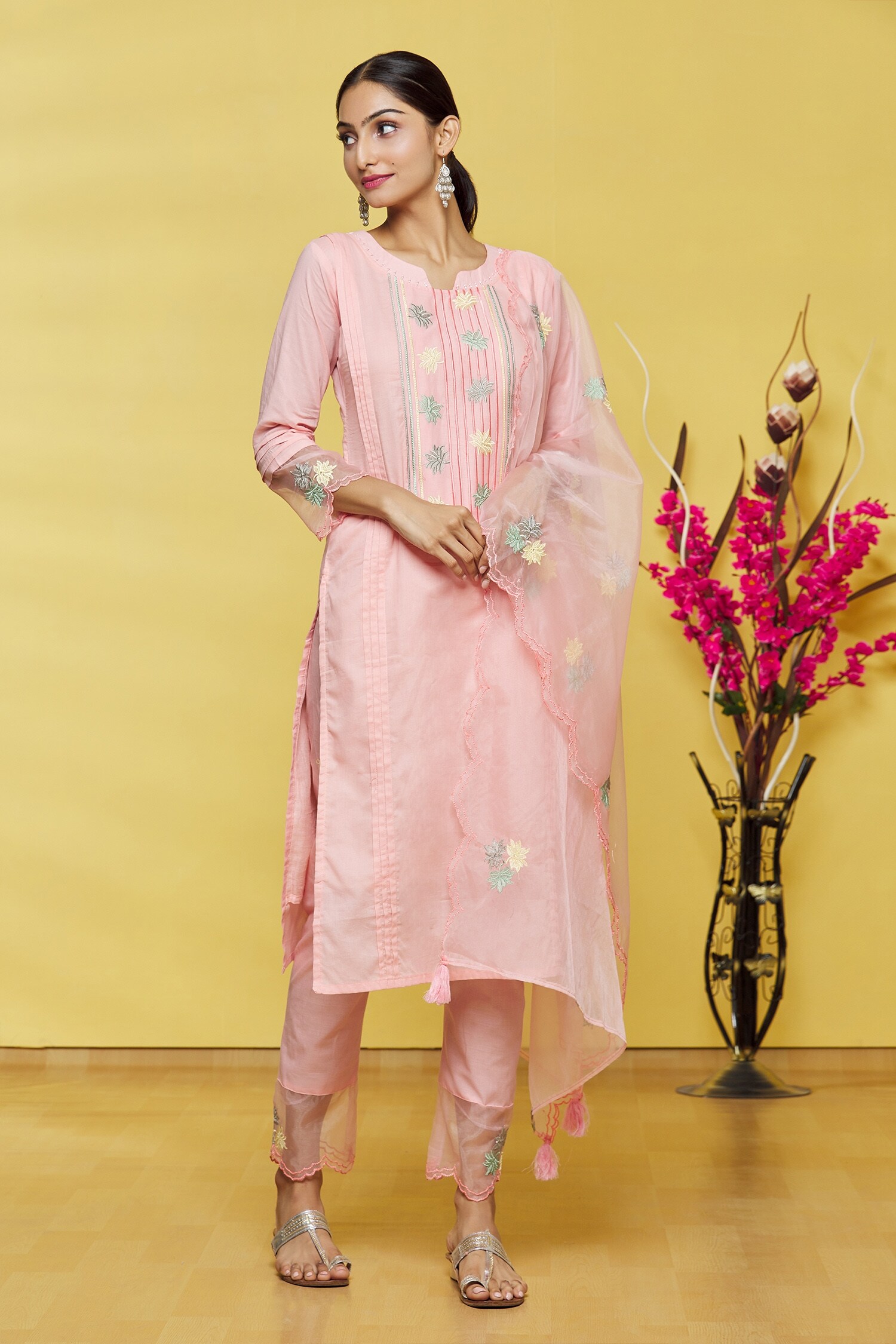 Buy Pink Cotton Blend And Organza Placement Floral Kurta Pant Set For
