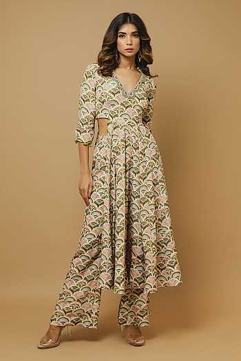 Natural Crepe With Inner And Thread & Sequence Work Type Anarkali Dress & Pent