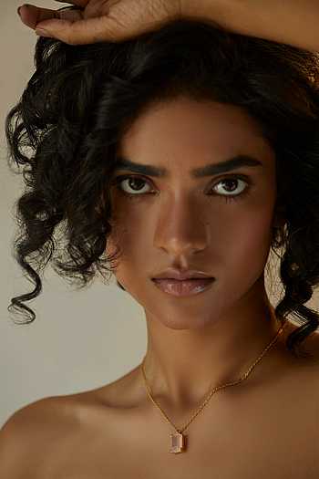 Buy Gold Plated Stone Aster Pendant With Lock Chain by Kharakapas
