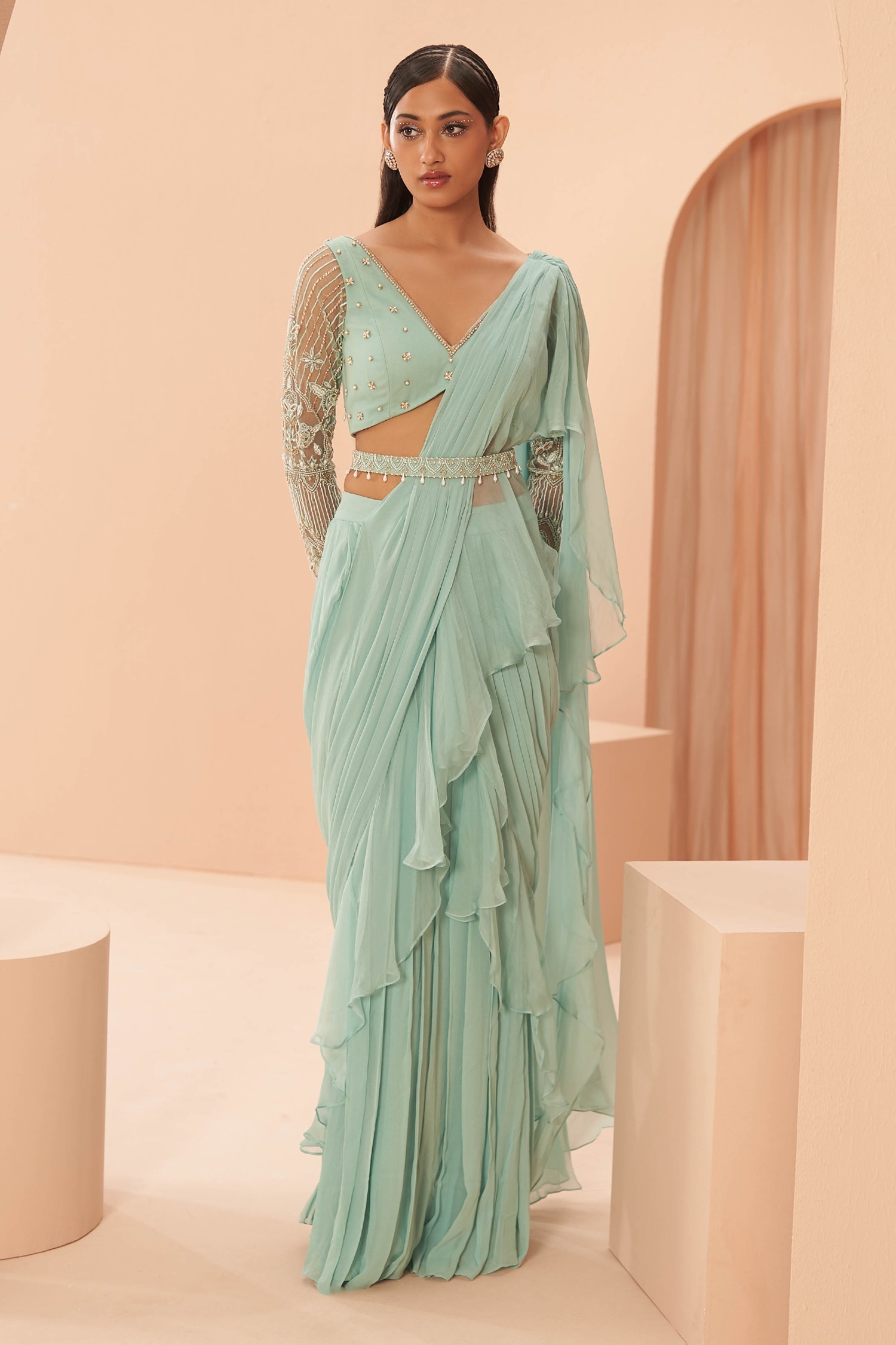 Beautiful Ruffle Saree  भई दज पर पहन रफल सड दख डजइन