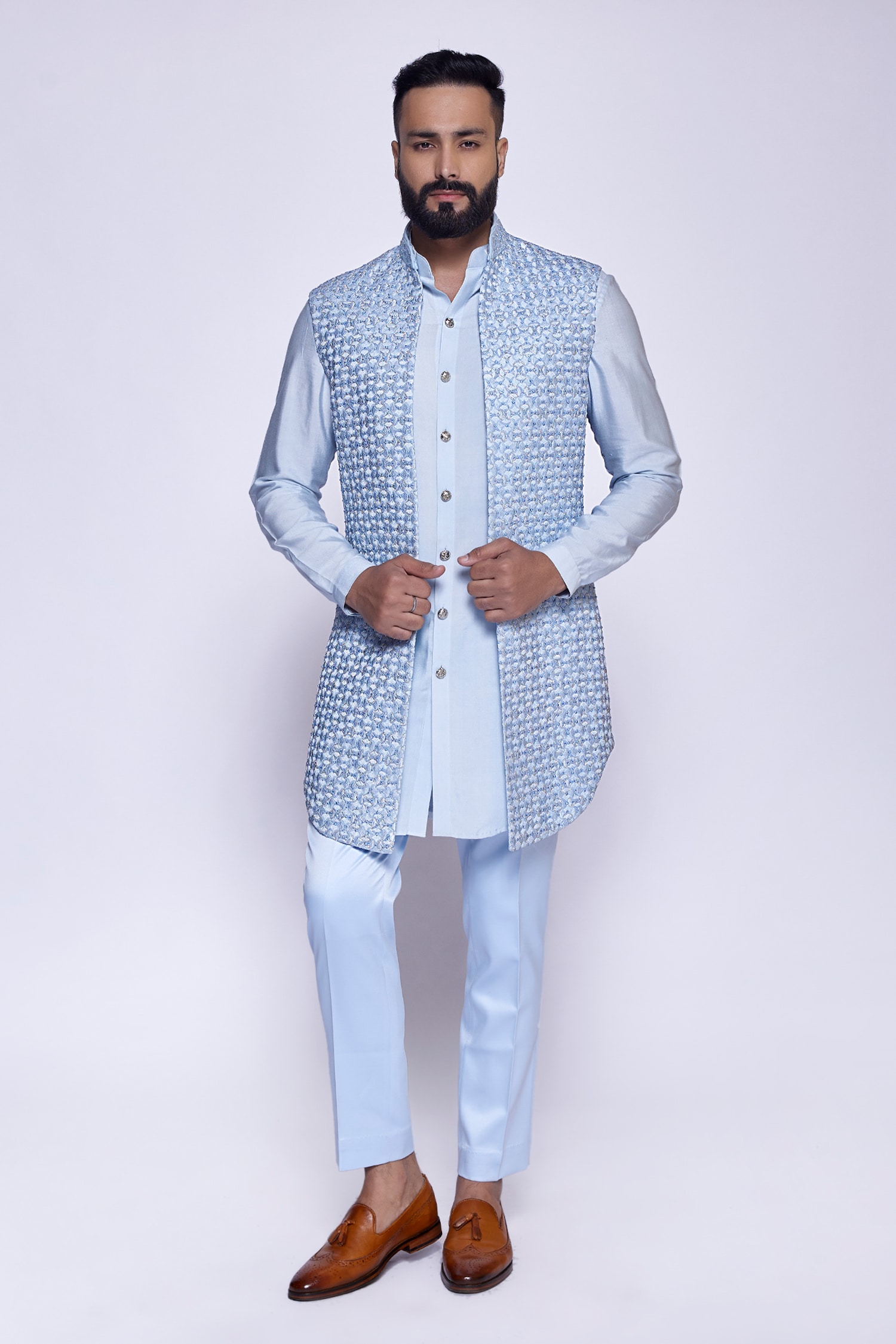 Arjun Kilachand Blue Linen Silk Embroidered French Knot Thread And Open Bundi & Kurta Set For Men