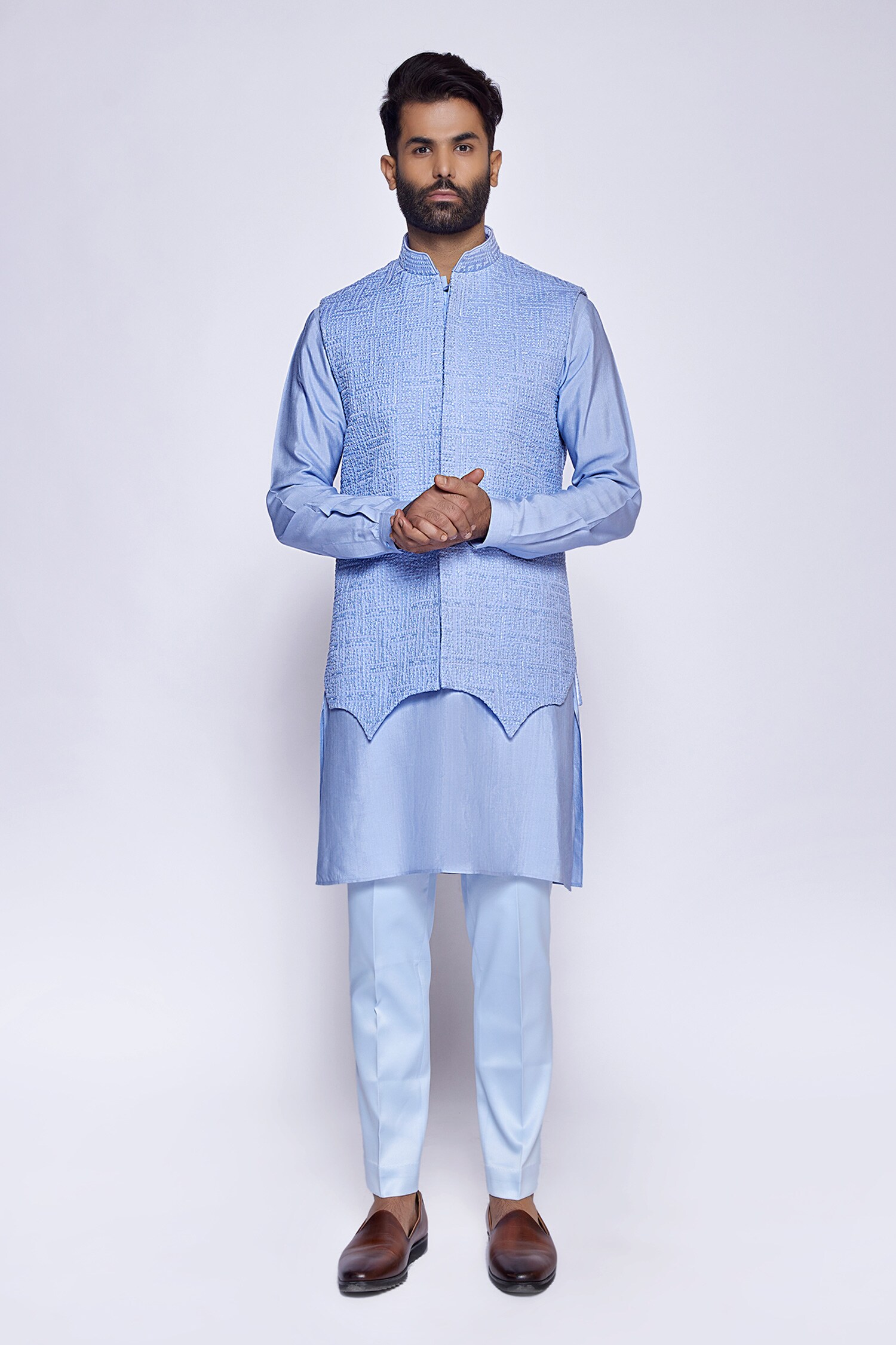 Arjun Kilachand Blue Linen Silk Embroidered Thread And Cut Dana Work Bundi & Kurta Set For Men