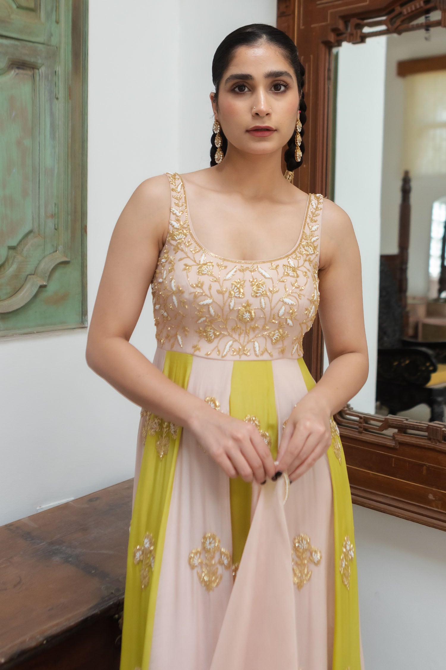 Discover 80+ hairstyle on mastani dress latest - in.eteachers