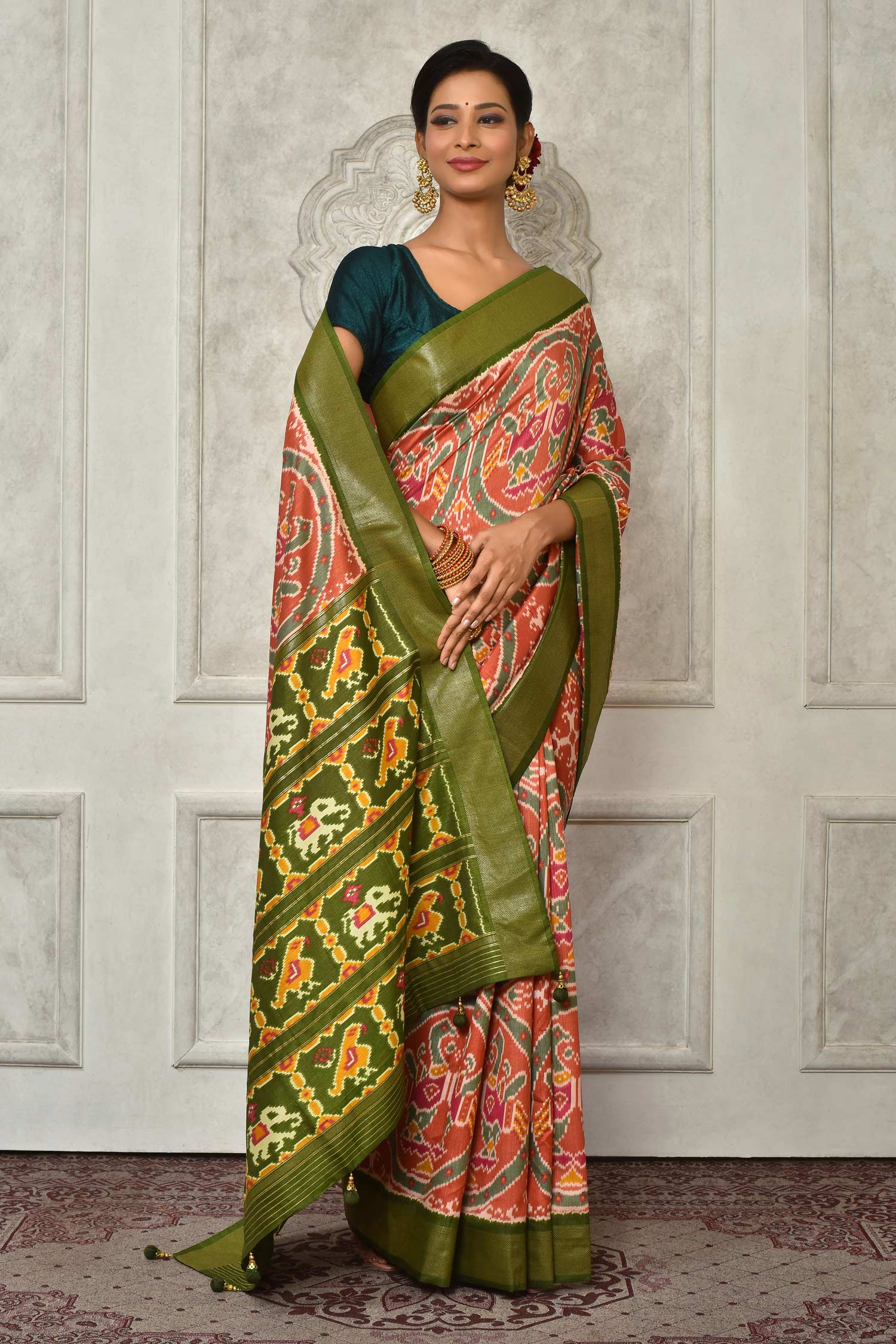 Mustard Yellow Woven Traditional Patola Silk Saree With Embroidered Si –  zarikaariindia.com