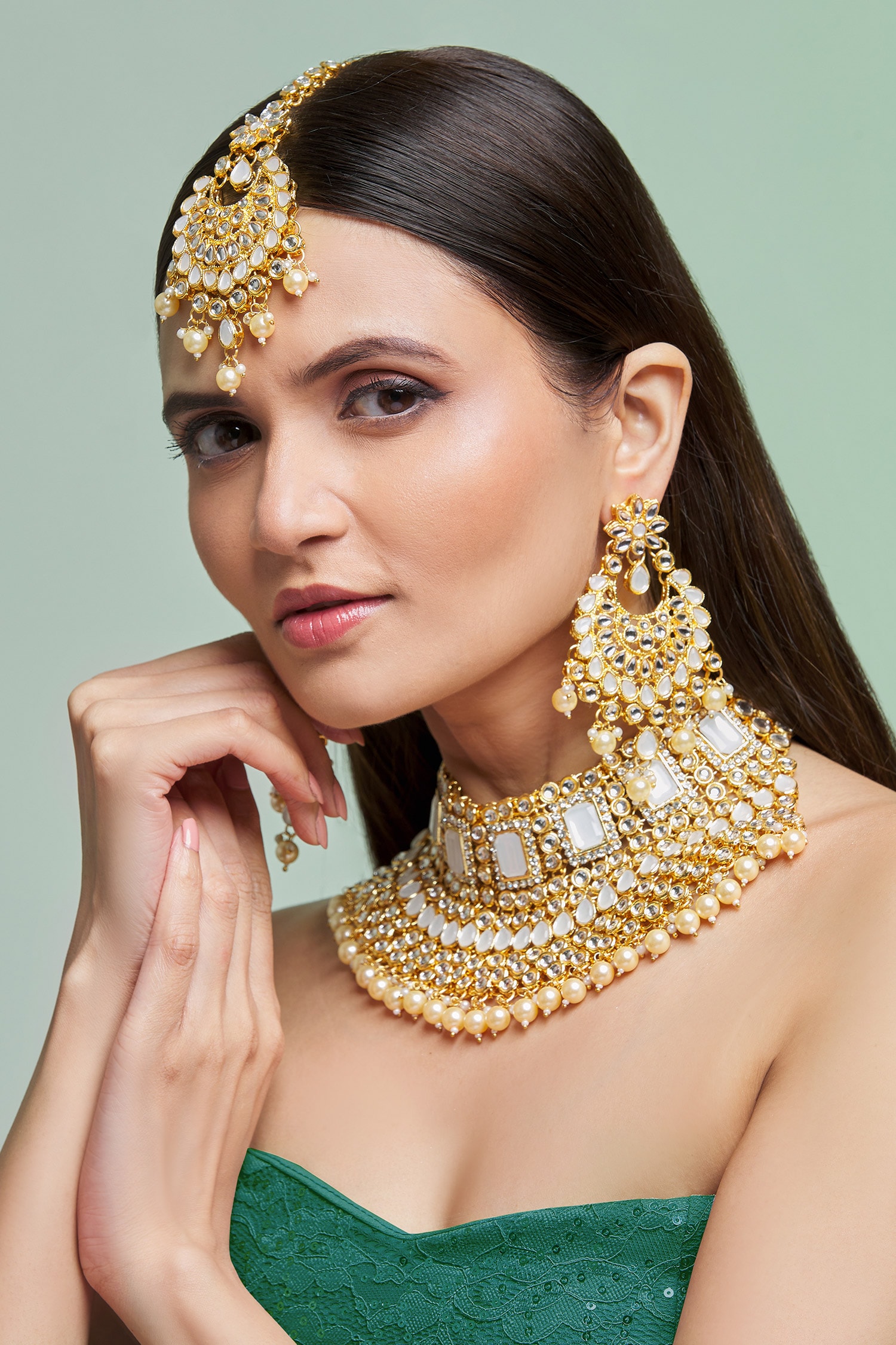 Kundan Embellished Choker Set 