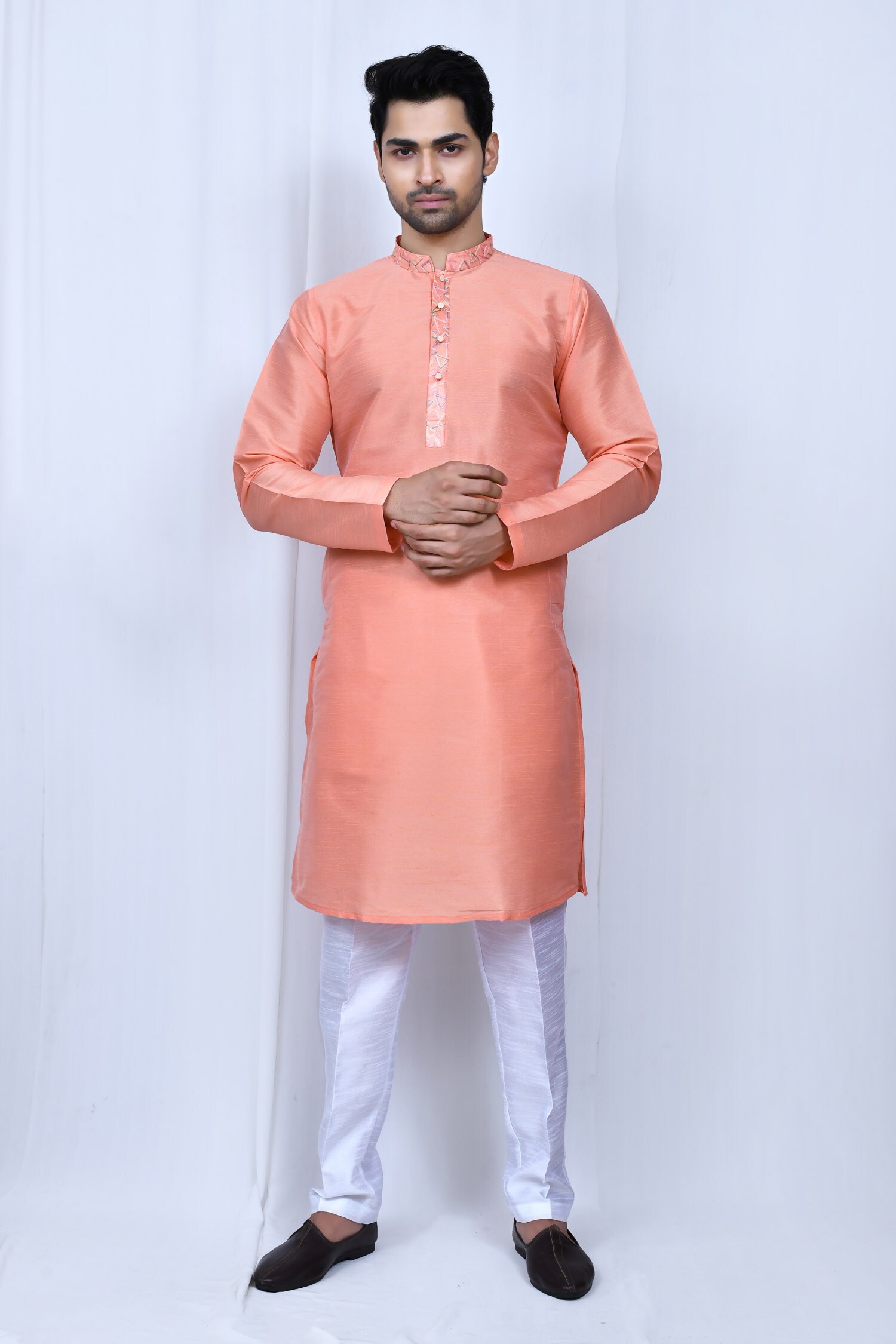 Buy Embroidered Mandarin Collar Kurta Set by Adara Khan at Aza Fashions