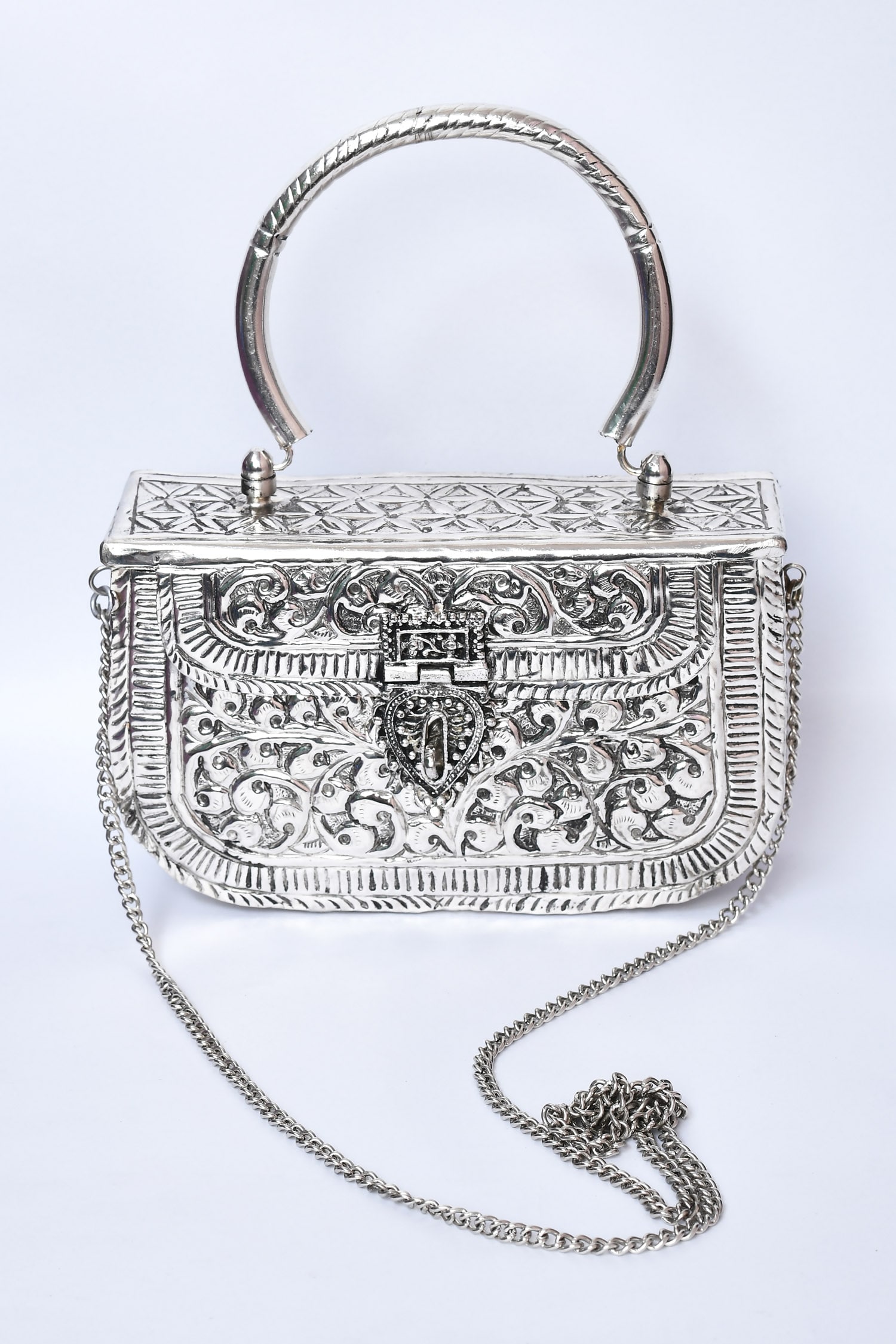 Chanel 22 handbag, Metallic shaded calfskin & silver-tone metal, white &  silver — Fashion | CHANEL