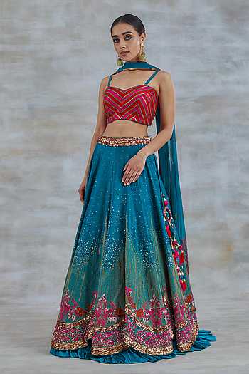 Nargis Lehenga