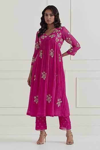 Buy Magenta Chanderi Embroidery Sequin V Neck Floral Anarkali For Women ...