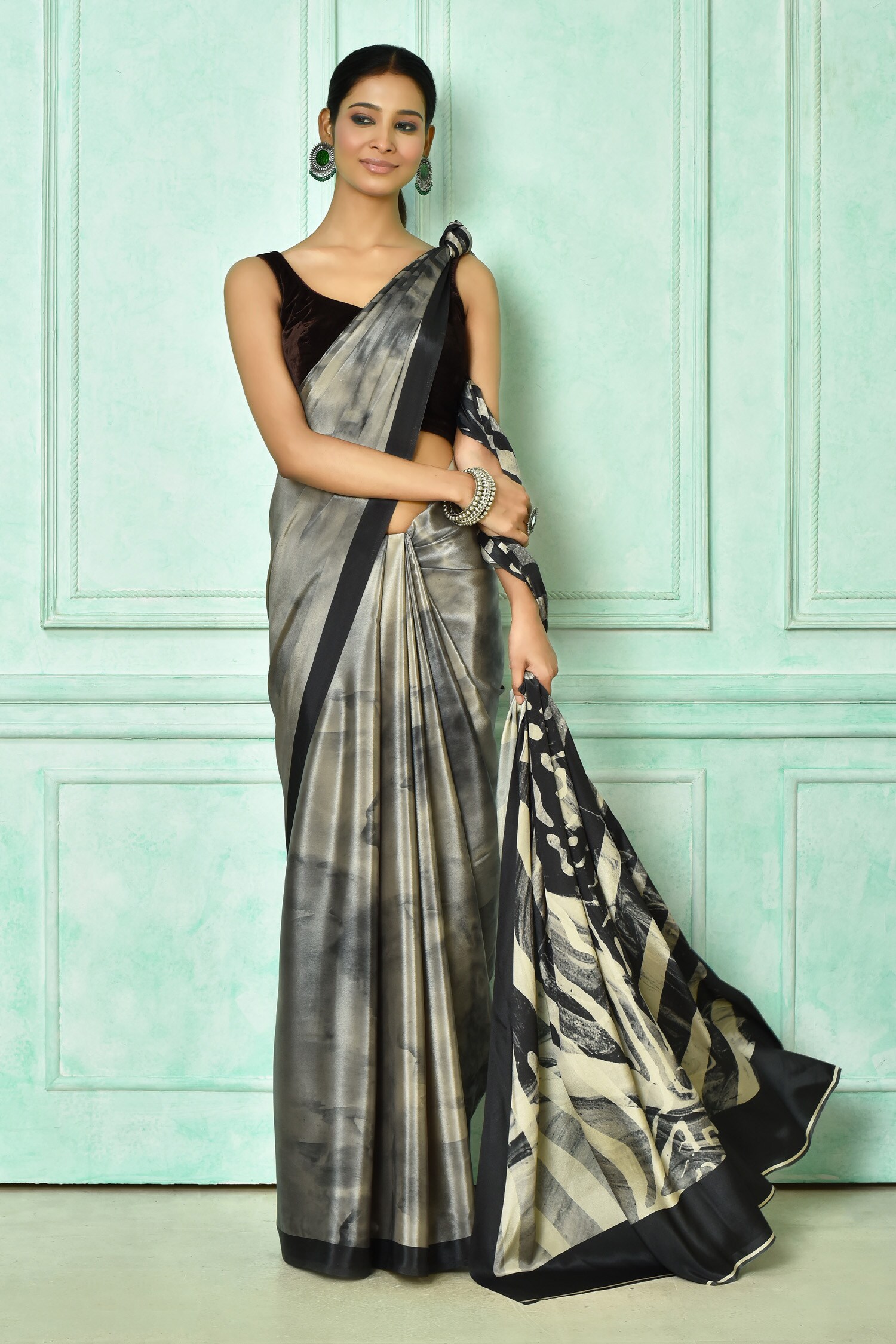 Tiger Print Pure Georgette Saree Colour-Grey at Rs 550 | Plain Georgette  Sarees in Surat | ID: 23533797897