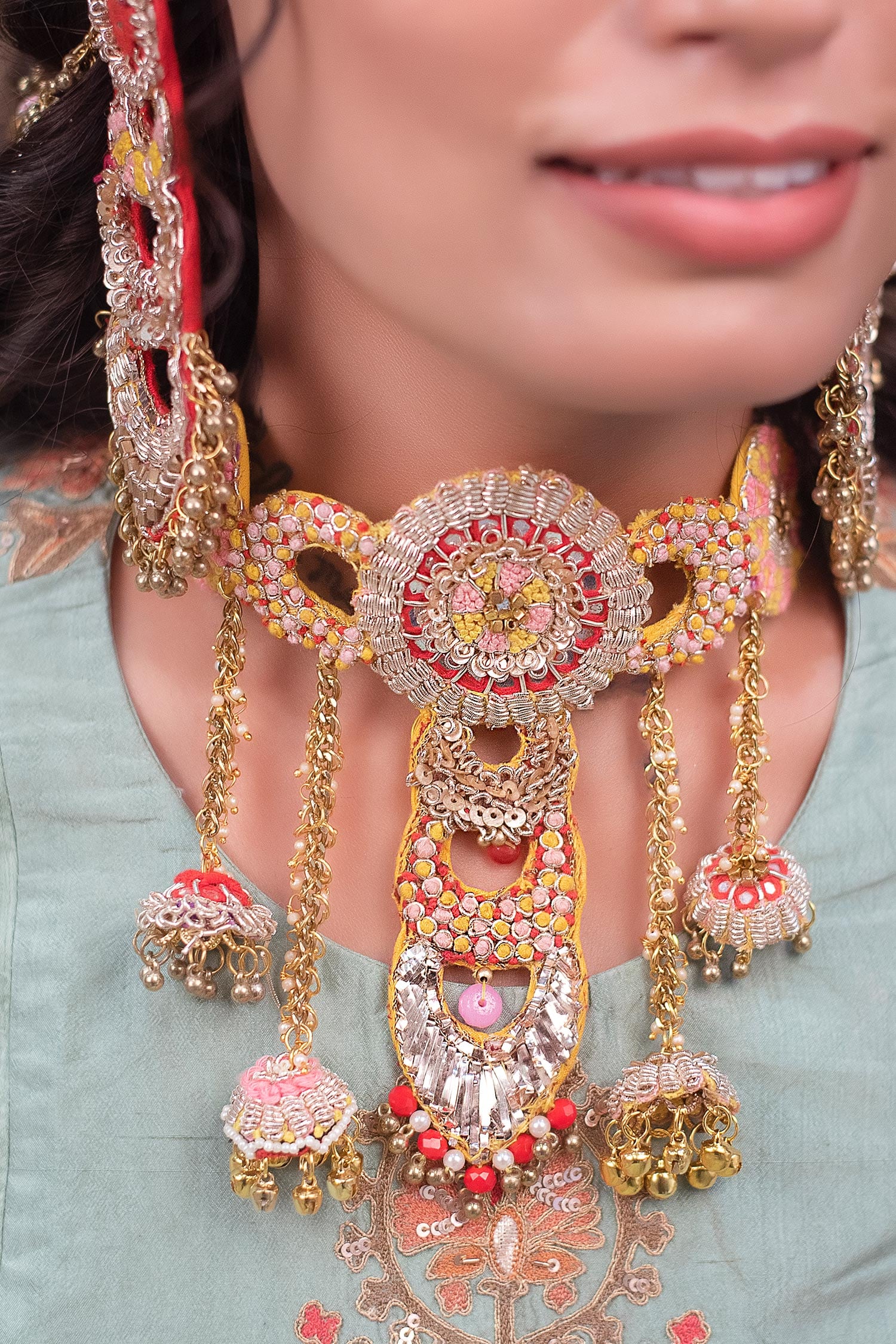 PEORA Jewellery Sets  Buy Peora Gold Plated Ethnic Indian Kundan Crystal  MultiColour Dulhan Bridal Jewellery SetPF36BR10RG Online  Nykaa Fashion