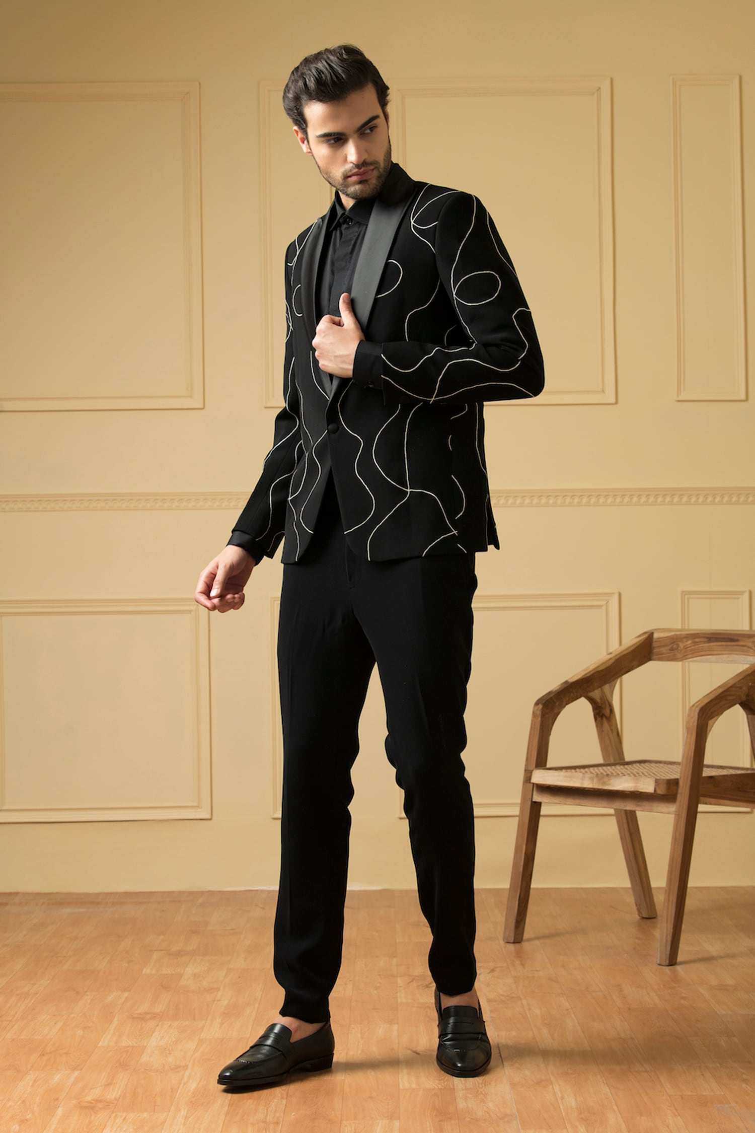 Hilo Design - Black Italian Ethnic Fabric Carmen Single-button Blazer And  Trouser Set For Men