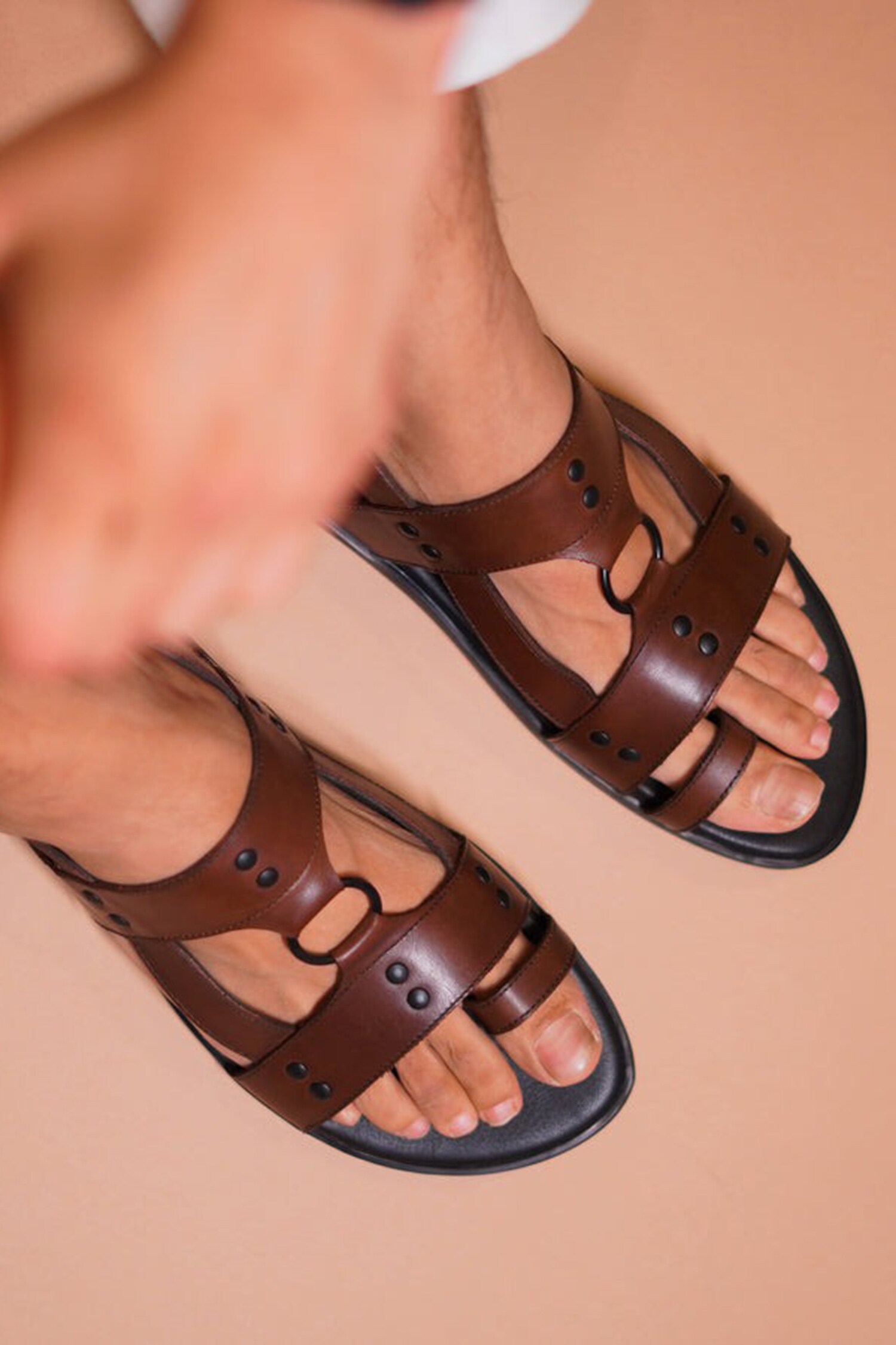 Modern sandals for discount men