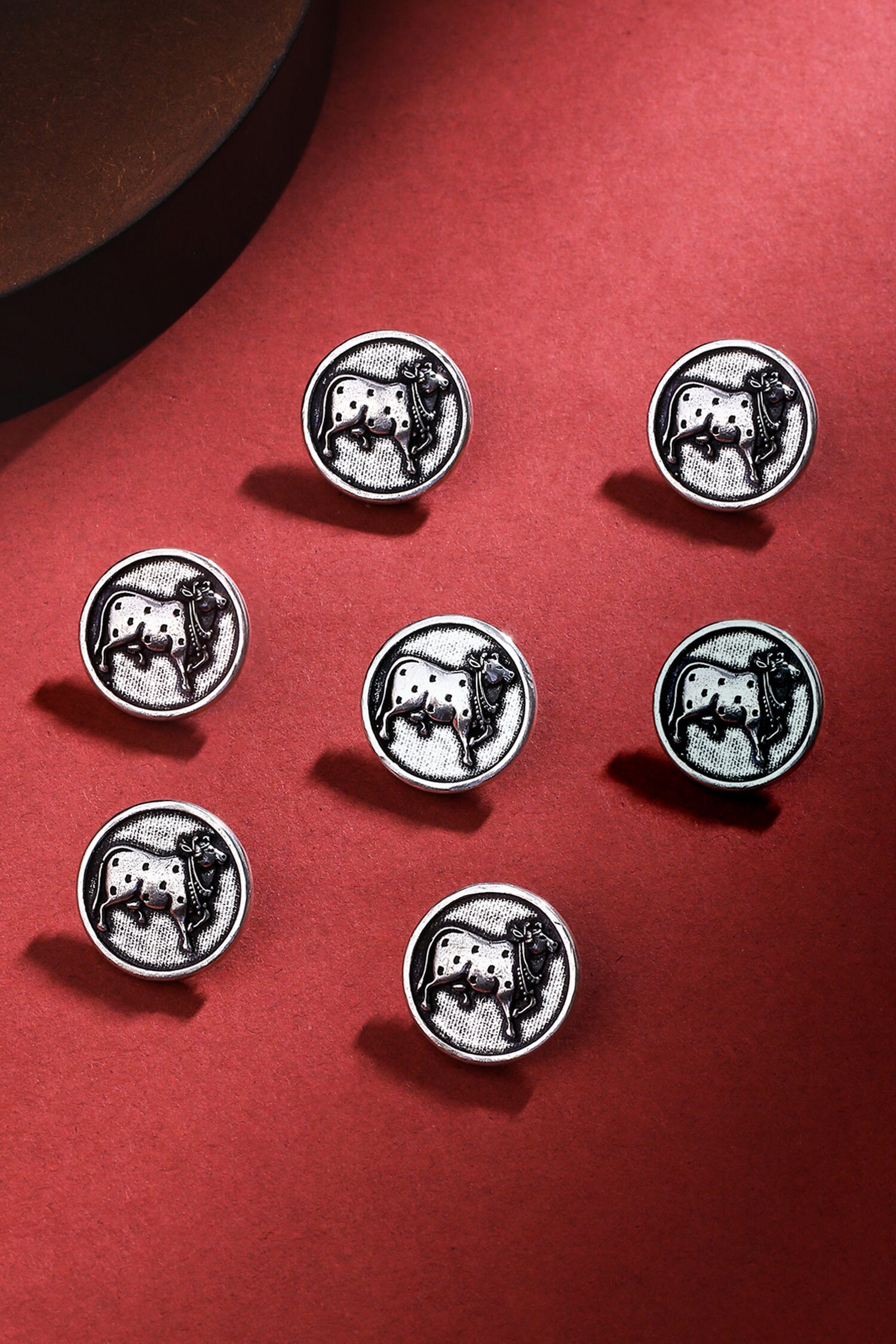 Cosa Nostraa Silver Classy Cow Carved Buttons - Set Of 7