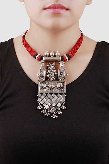 Timeless Grace: Sangeeta Boochra Handcrafted Silver Necklace main image 1