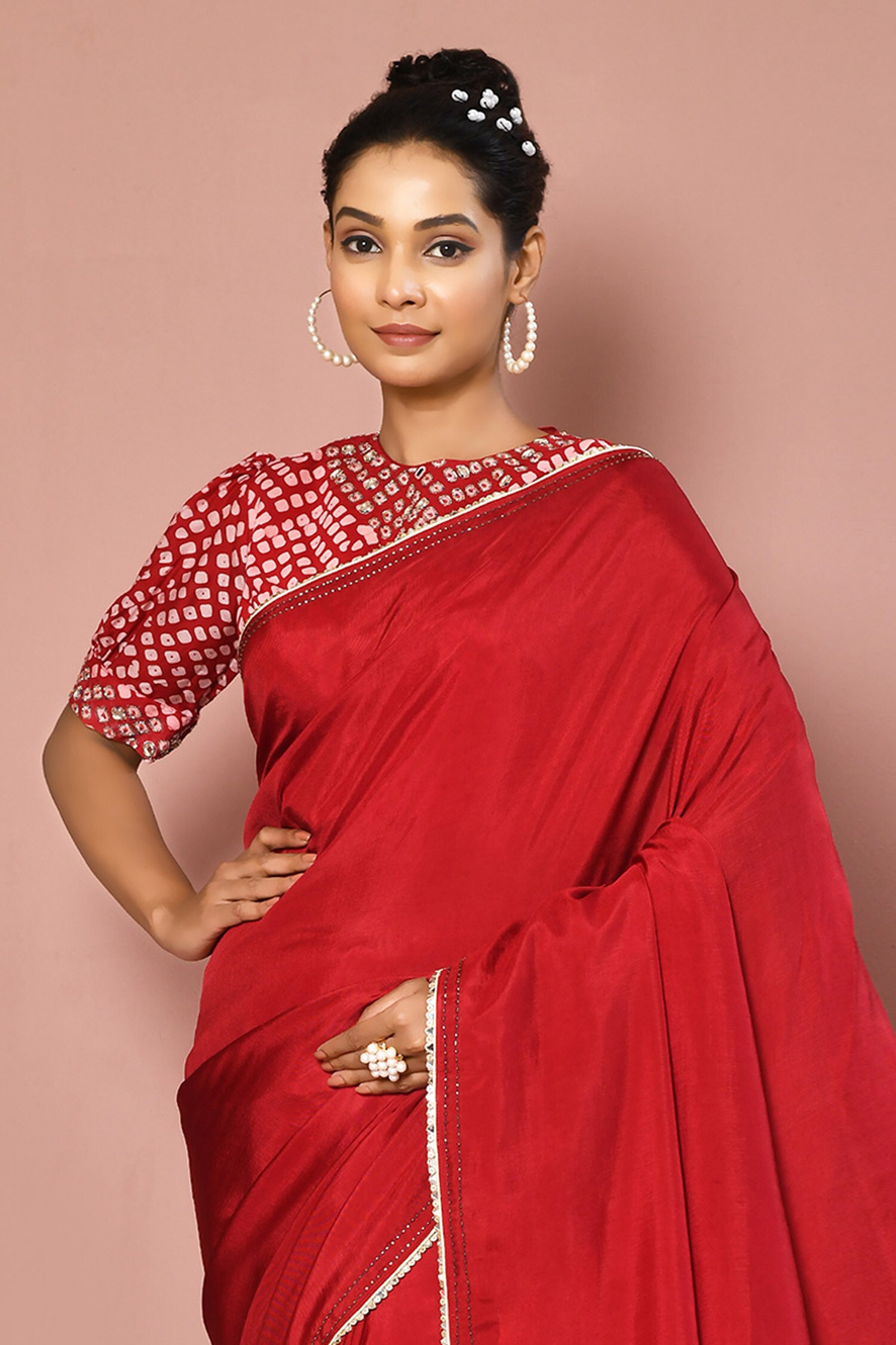 Nazaakat by Samara Singh - Red Muslin Printed Round Solid Saree With Blouse  For Women