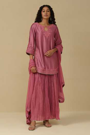 Women Pink & Red Straight Checked Printed Kurta And Skirt Set