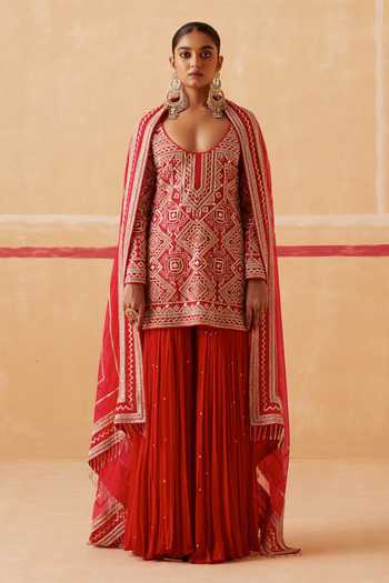 Women Geometric Printed Kurta with Sharara