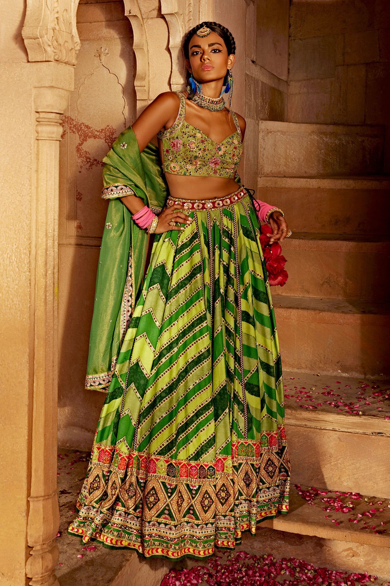 Simple #Choli #Wedding #Cotton #Bridal #BlouseDesigns #DIY #Saree  #Bridesmaid #Sabyasachi #Jacket… | Green lehenga, Bollywood fashion, Party  wear lehenga