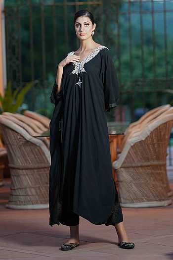Women Black Hand Embellished Kaftaan with ineer and Pant