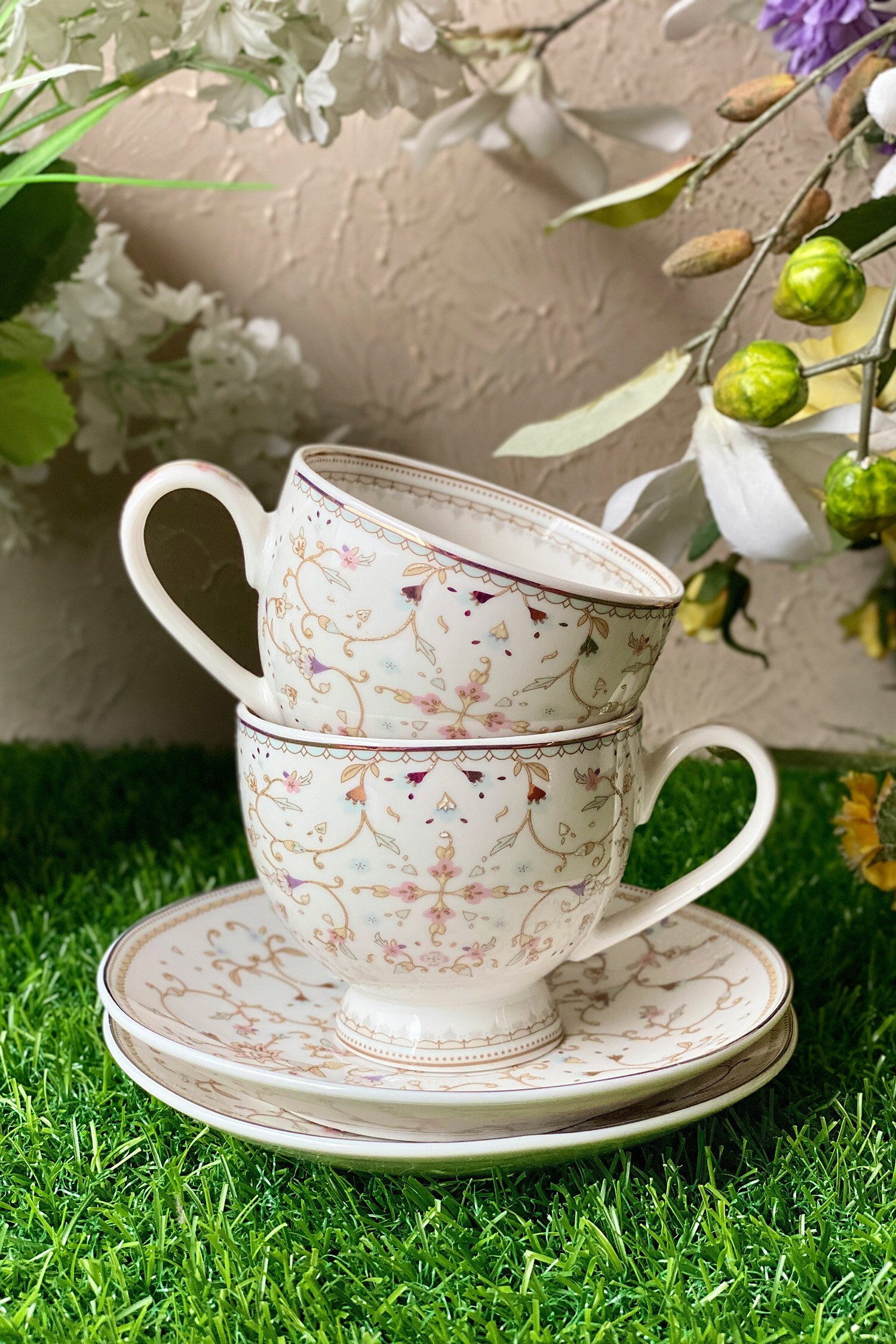 Vigneto White(Base) Mughal Pattern Porcelain Cup Saucer Tea Set