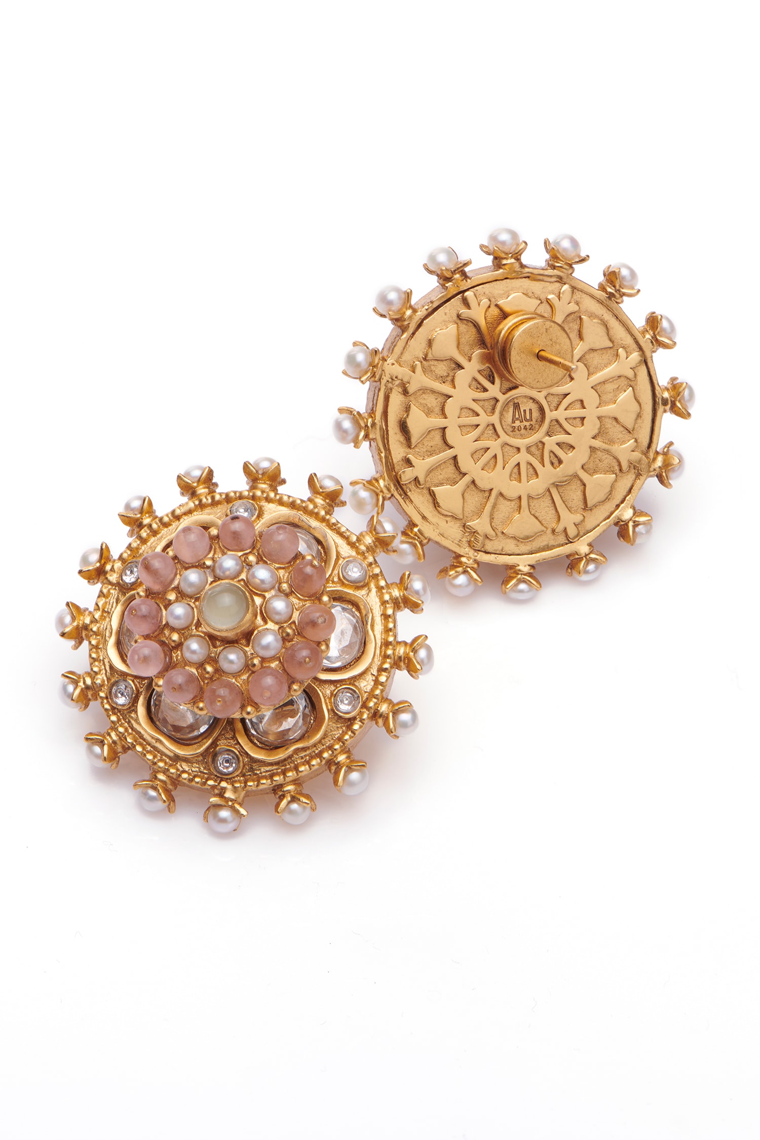 Kasu big stud | New gold jewellery designs, Gold bridal jewellery sets, Big  stud earrings