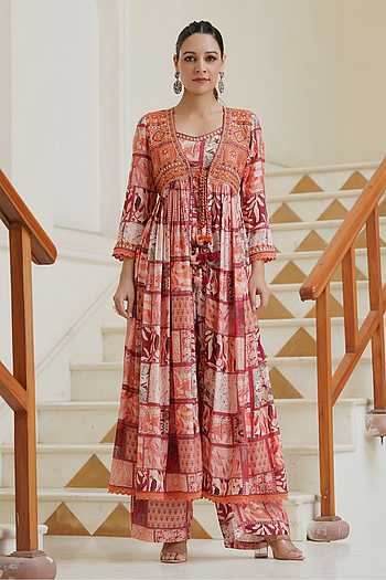 RFSS1606 - Styilsh Muslin floral V-neck with flare sleeves kurta pant. main image 1