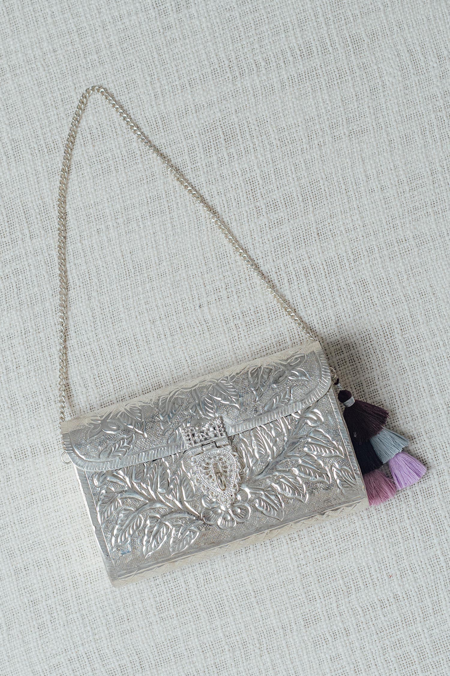 Silver Brass White Metal Ladies Hand Purse at Rs 2.3/gram in Jaipur | ID:  24804319397