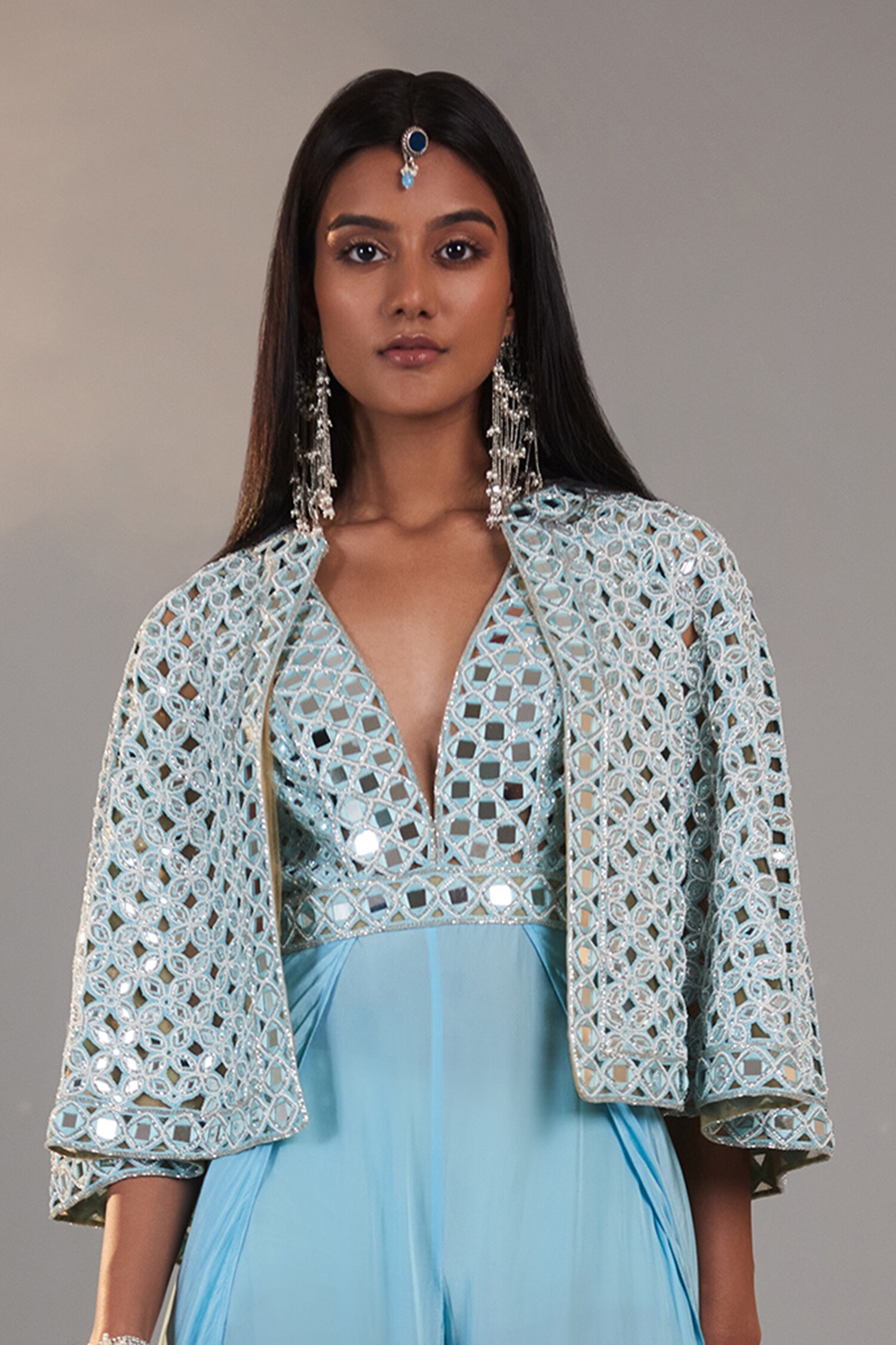 Cape Or No Cape? The Ultimate Guide To Draping For Color - z30hxb9