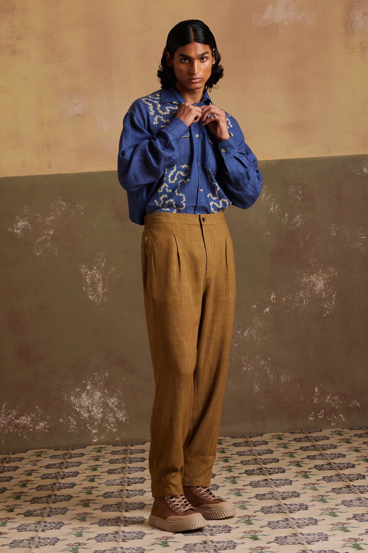 Women Brown Twill Parallel Trousers – NEUDIS