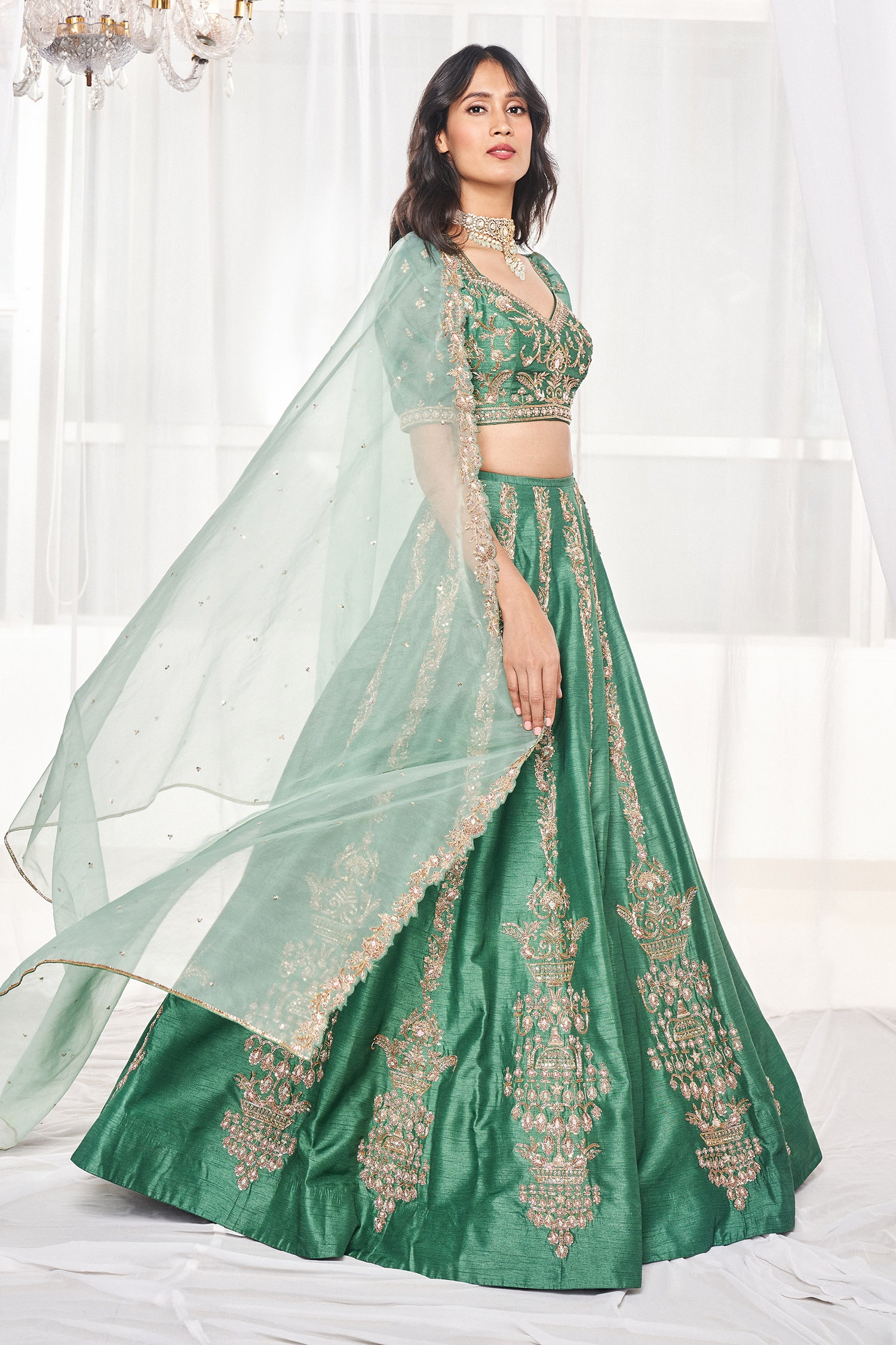 7 Stores to Buy Bollywood Replica Lehenga Online