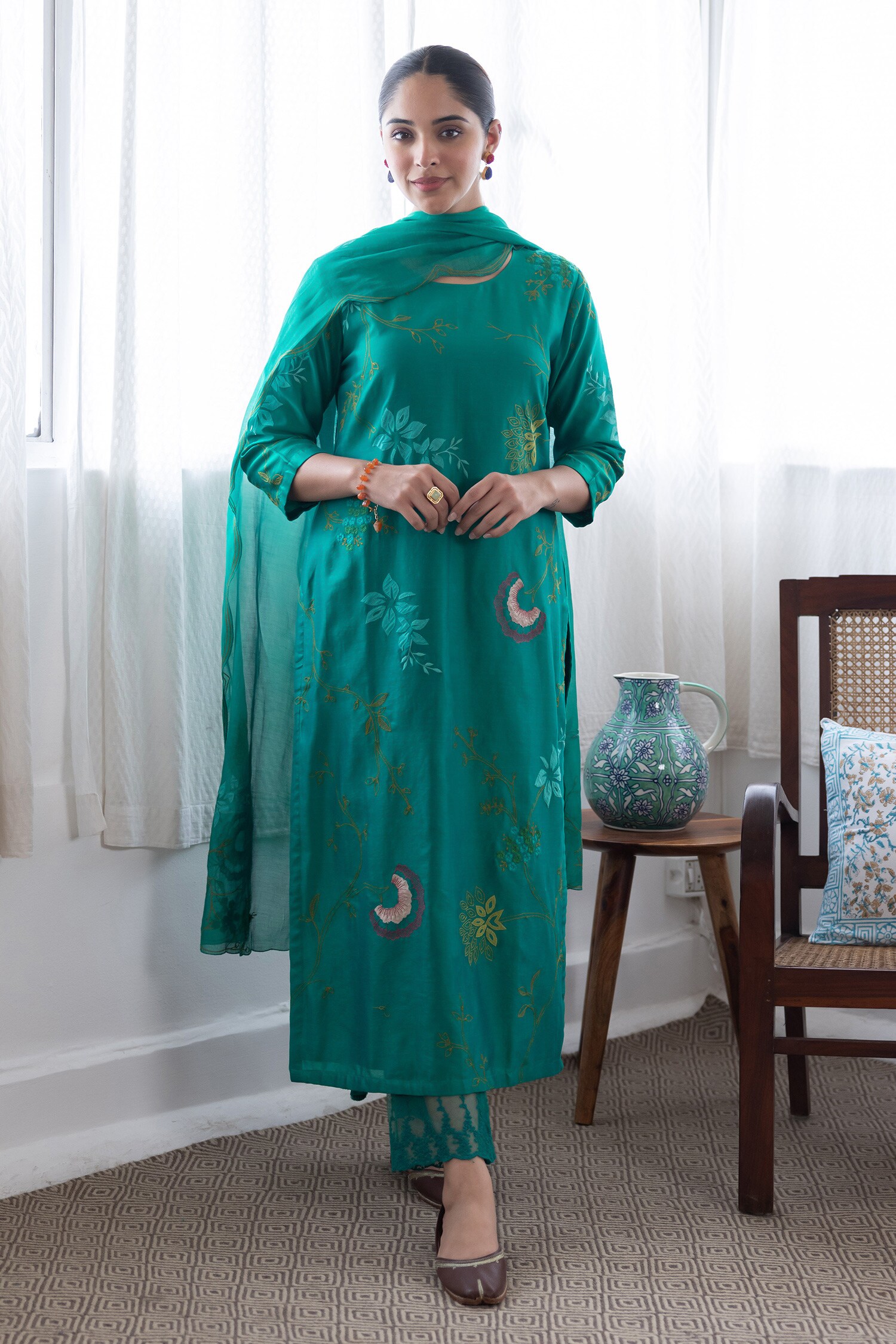 Buy Green Muslin Cotton Embroidery Blossom Round Applique Kurta Pant