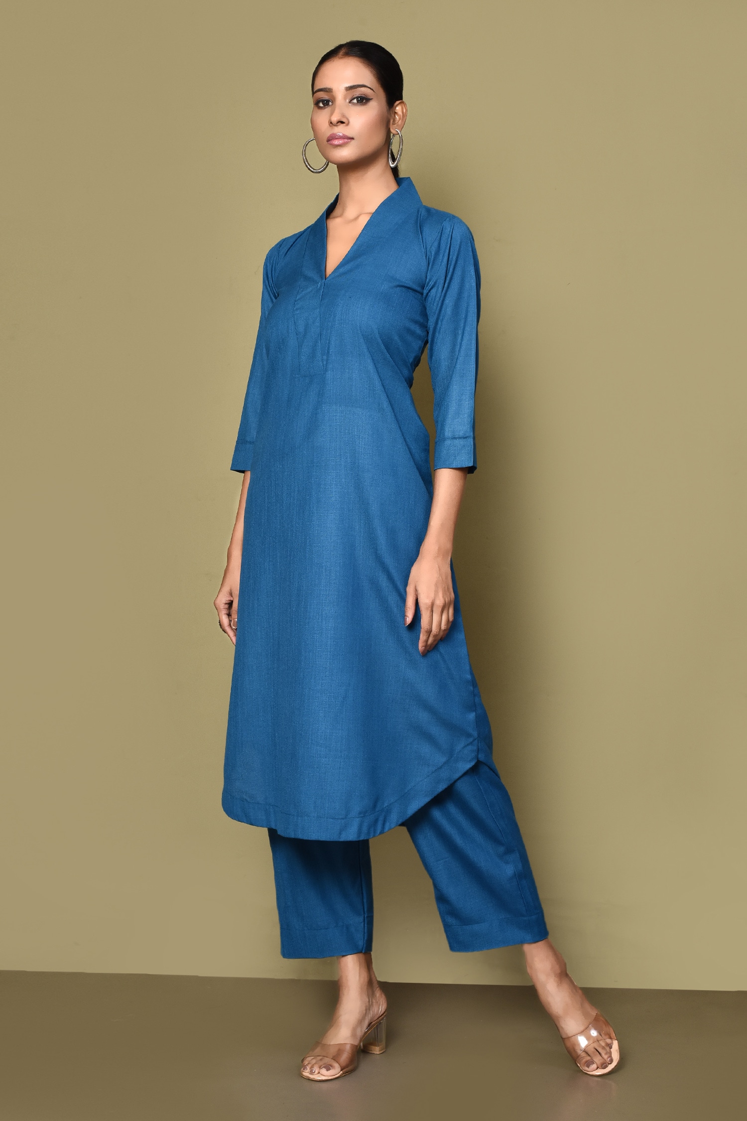 Solid Curved Hem Kurta With Pant 