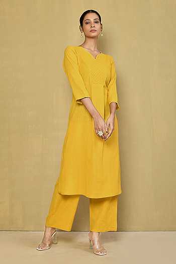 Buy Yellow Khari Cotton Textured V Neck Pattern Kurta And Pant Set For ...