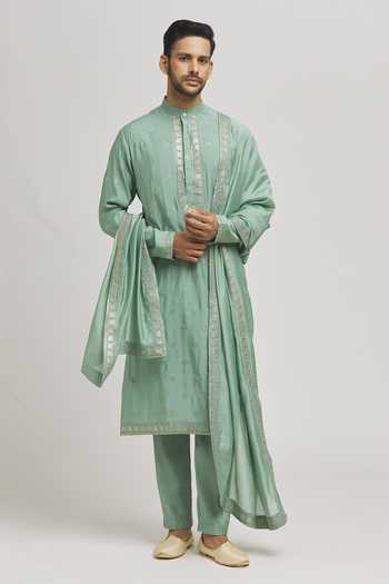 Aham Vayam's Gulistaan Embroidered Kurta Set- Rent main image 1