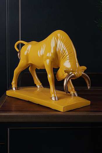 THE WHITE INK DECOR Yellow Poly Resin Carved Work Bull Figurine Table Decor
